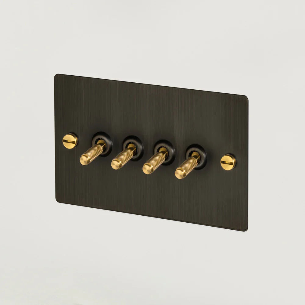 Întrerupător 4G cu 4 Comutatoare CROSS / Bronz Afumat (Model UK) - Buster & Punch