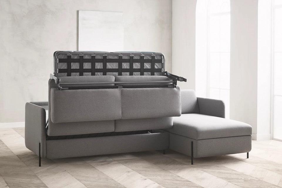 Canapea cu colt extensibila gri/maro din fibre acrilice pentru 2,5 persoane Pira Vilme Right Bolia - PARIS14A.RO