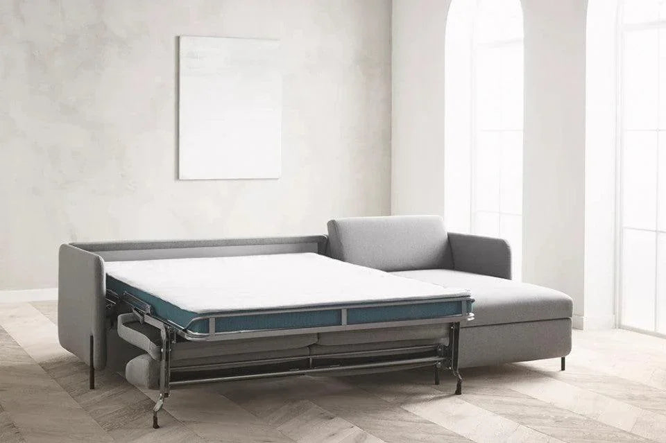 Canapea cu colt extensibila gri/maro din fibre acrilice pentru 2,5 persoane Pira Vilme Right Bolia - PARIS14A.RO