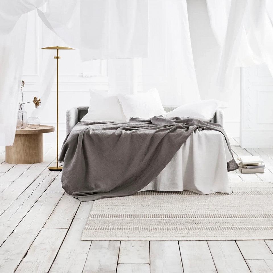 Canapea extensibila maro deschis din fibre acrilice pentru 2,5 persoane Pira Memory Bolia - PARIS14A.RO