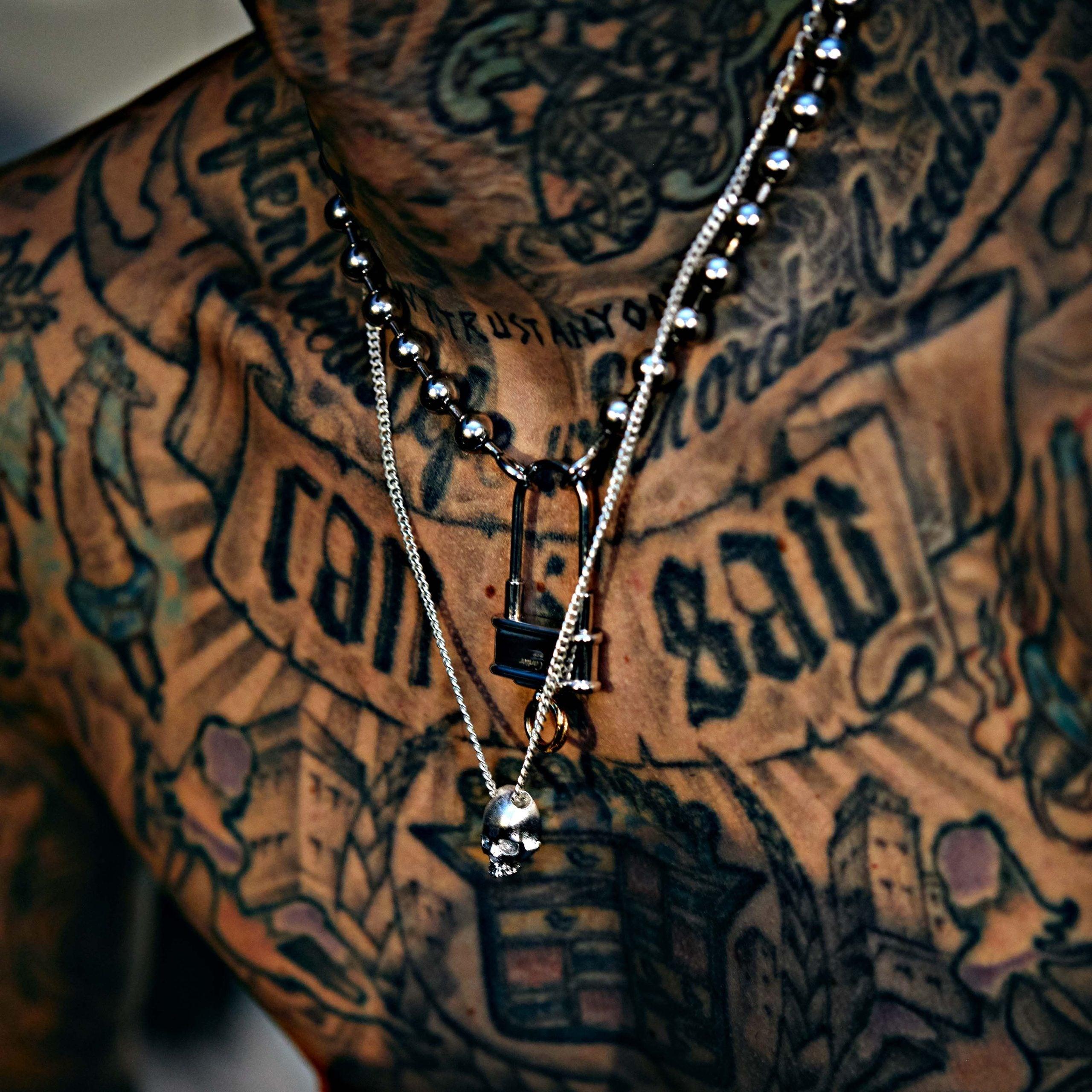 Colier cu craniu / TRAVIS BARKER - Buster & Punch - PARIS14A.RO