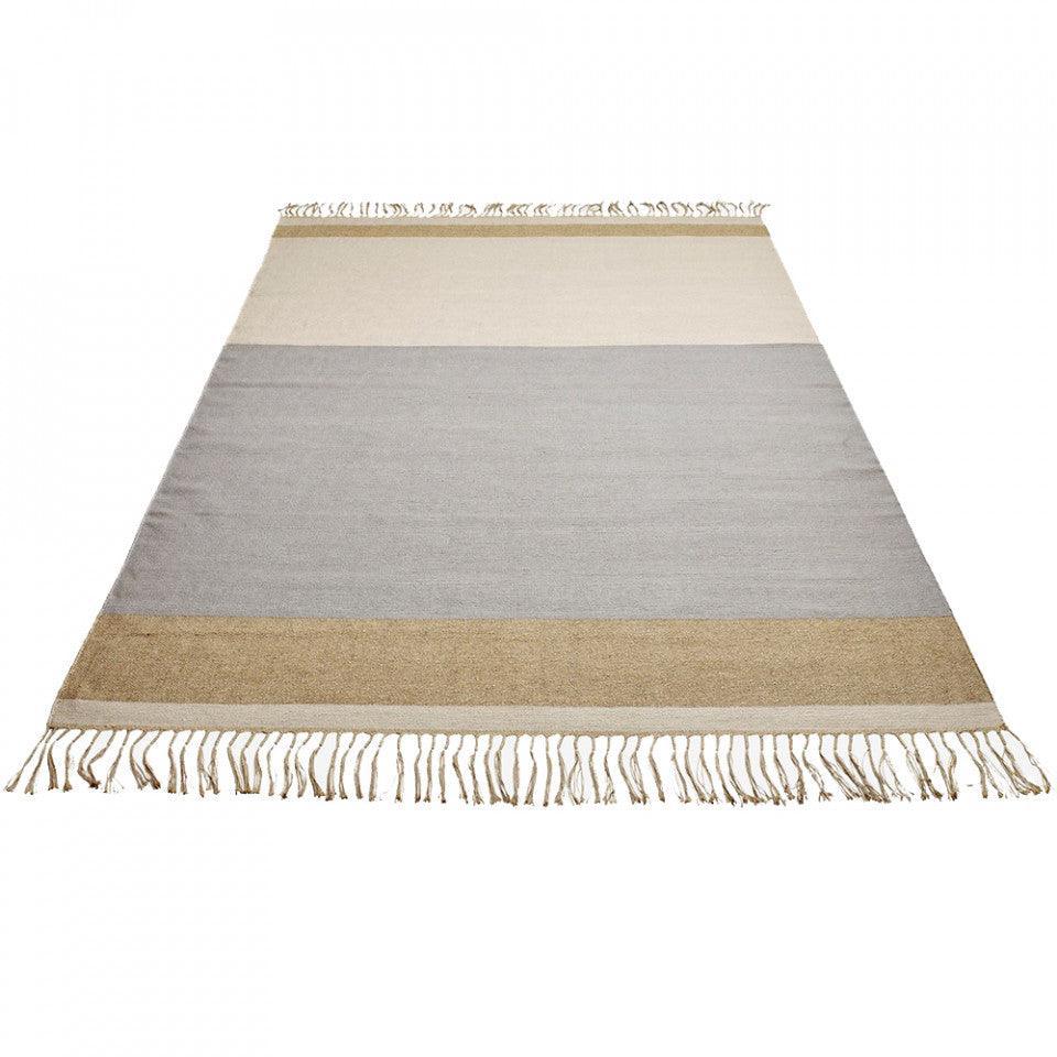 Covor albastru deschis din lana si in 140x200 cm Leyton Bolia - PARIS14A.RO