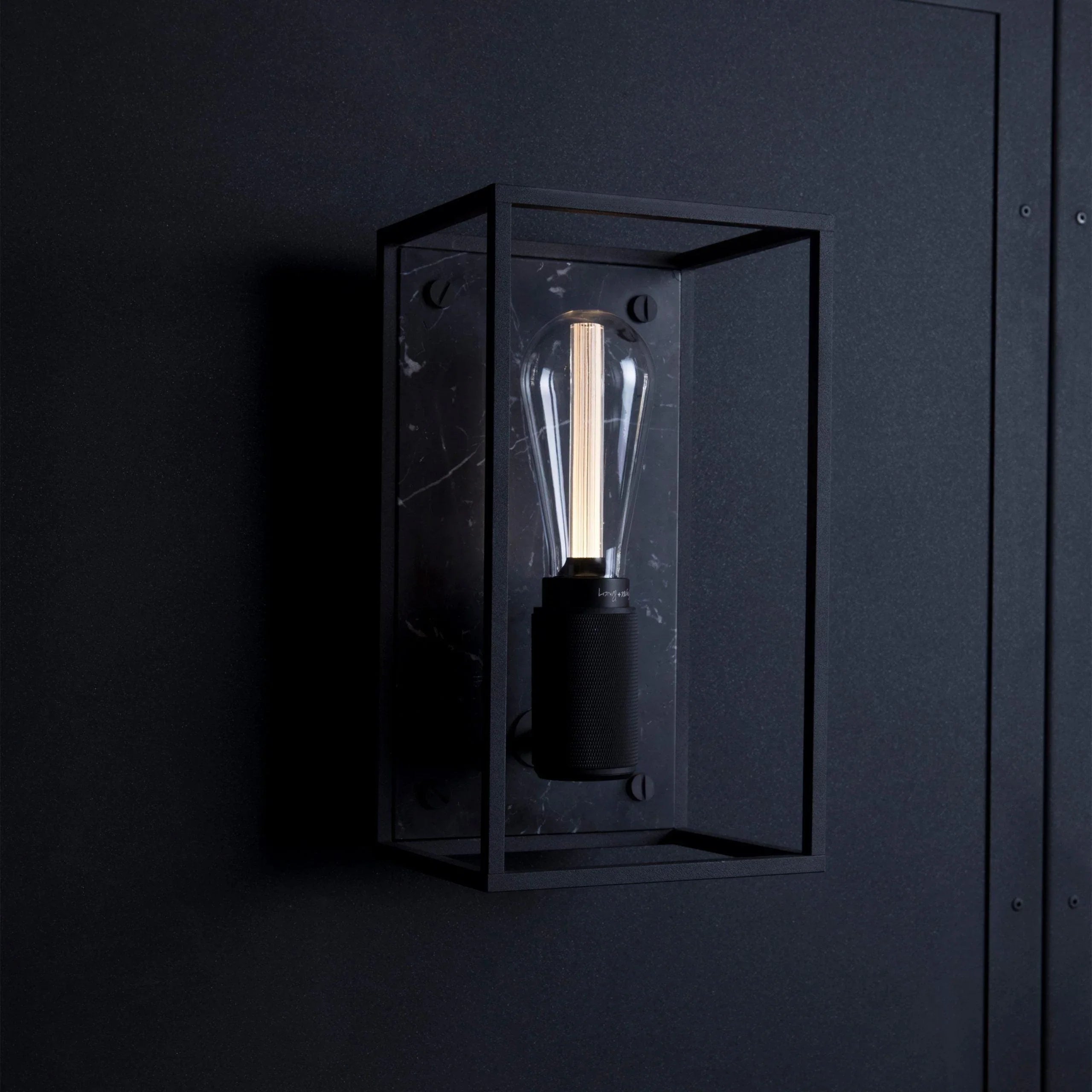 Lampa de perete Caged / MEDIUM / Marmura neagra - Buster & Punch - PARIS14A.RO