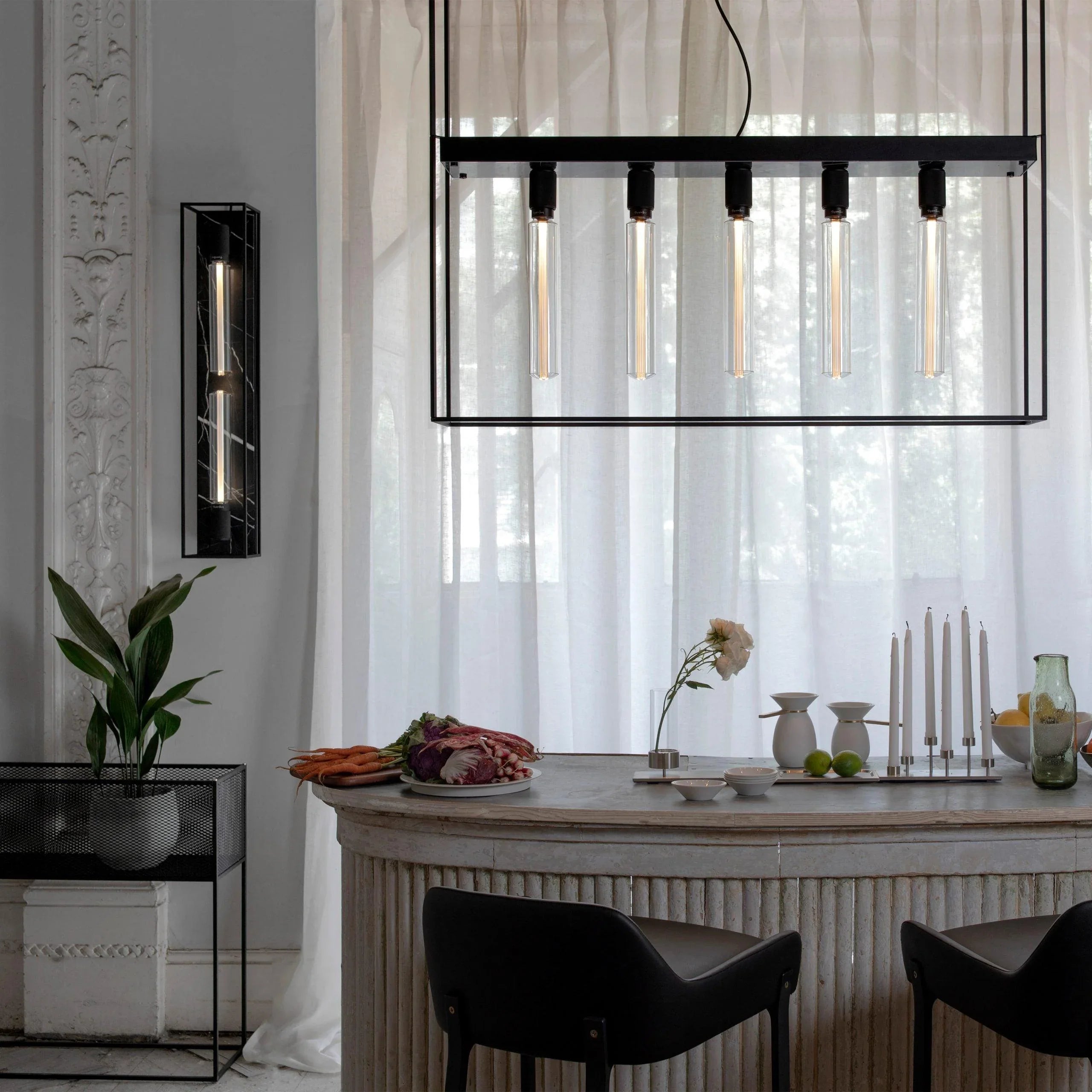 Lampa de perete Caged / X-LARGE / Marmura neagra - Buster & Punch - PARIS14A.RO