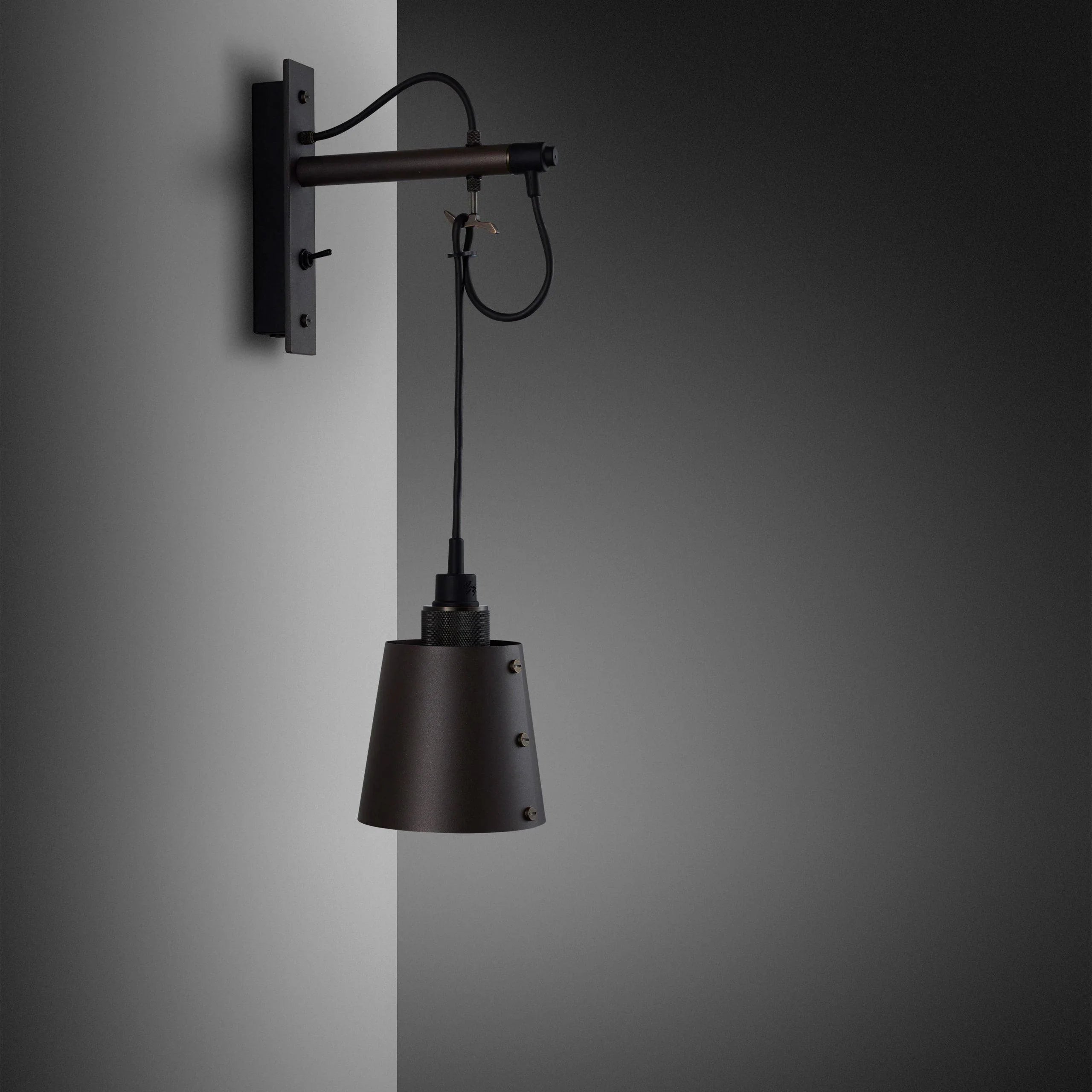 Lampa de perete HOOKED / SMALL / GRAPHITE - Buster & Punch - PARIS14A.RO