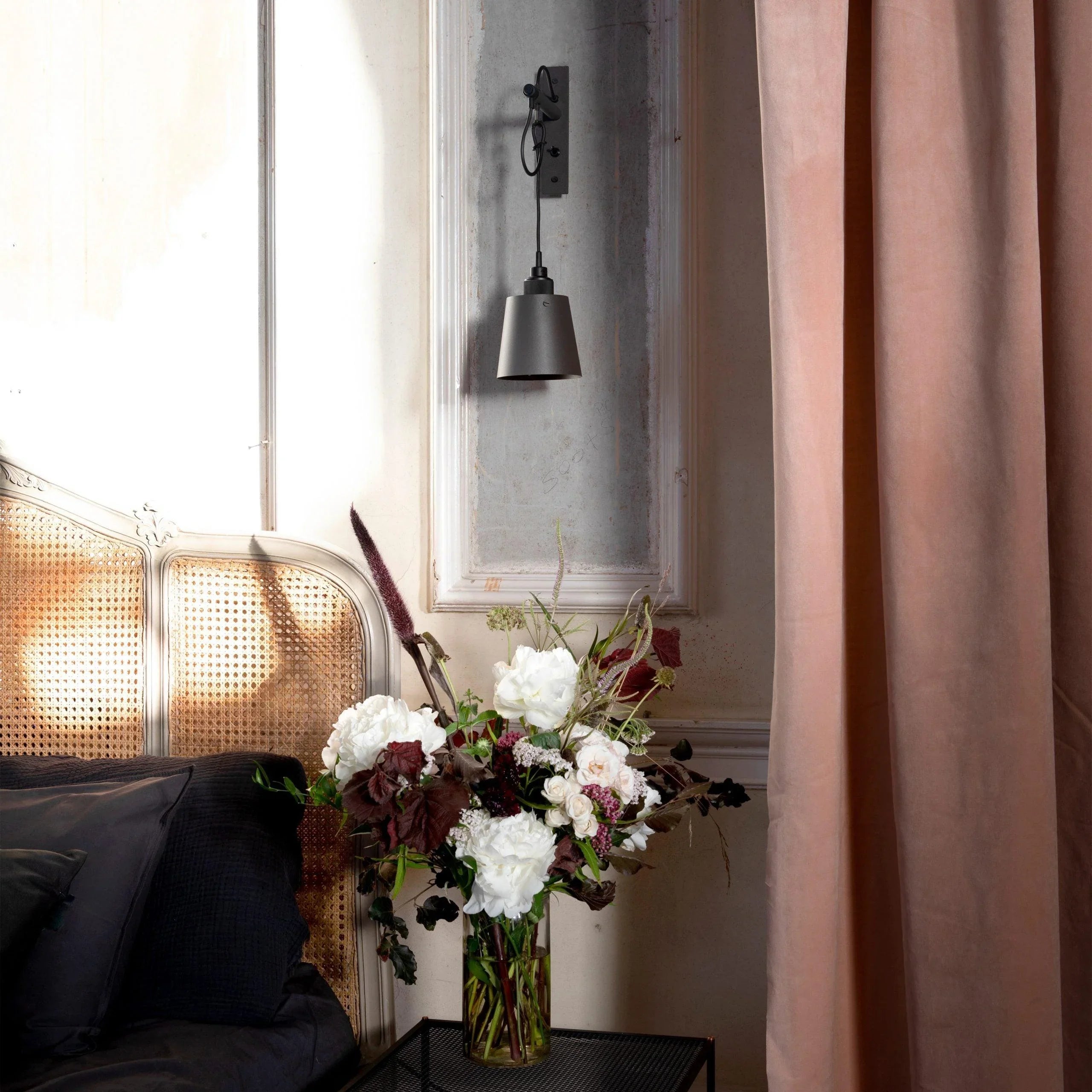 Lampa de perete HOOKED / SMALL / GRAPHITE - Buster & Punch - PARIS14A.RO