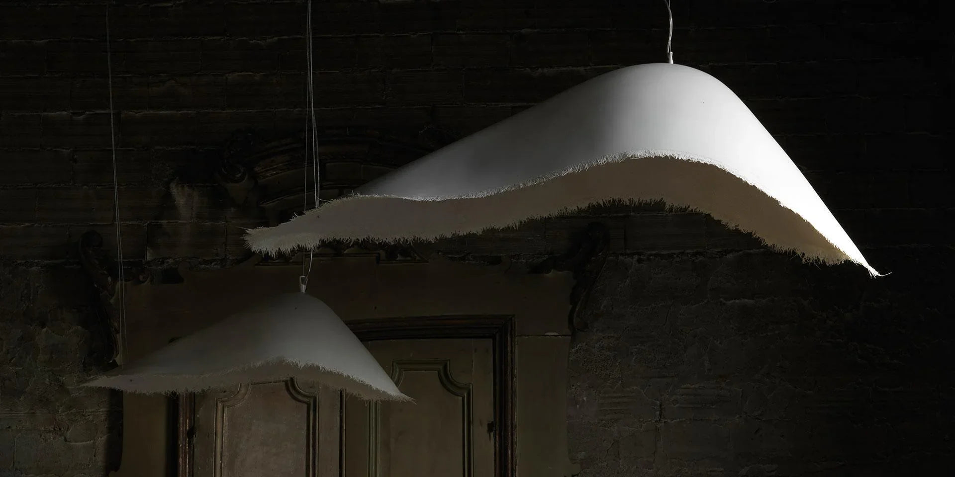 Lustra cu abajur din fibra de sticla Moby Dick by Karman - PARIS14A.RO