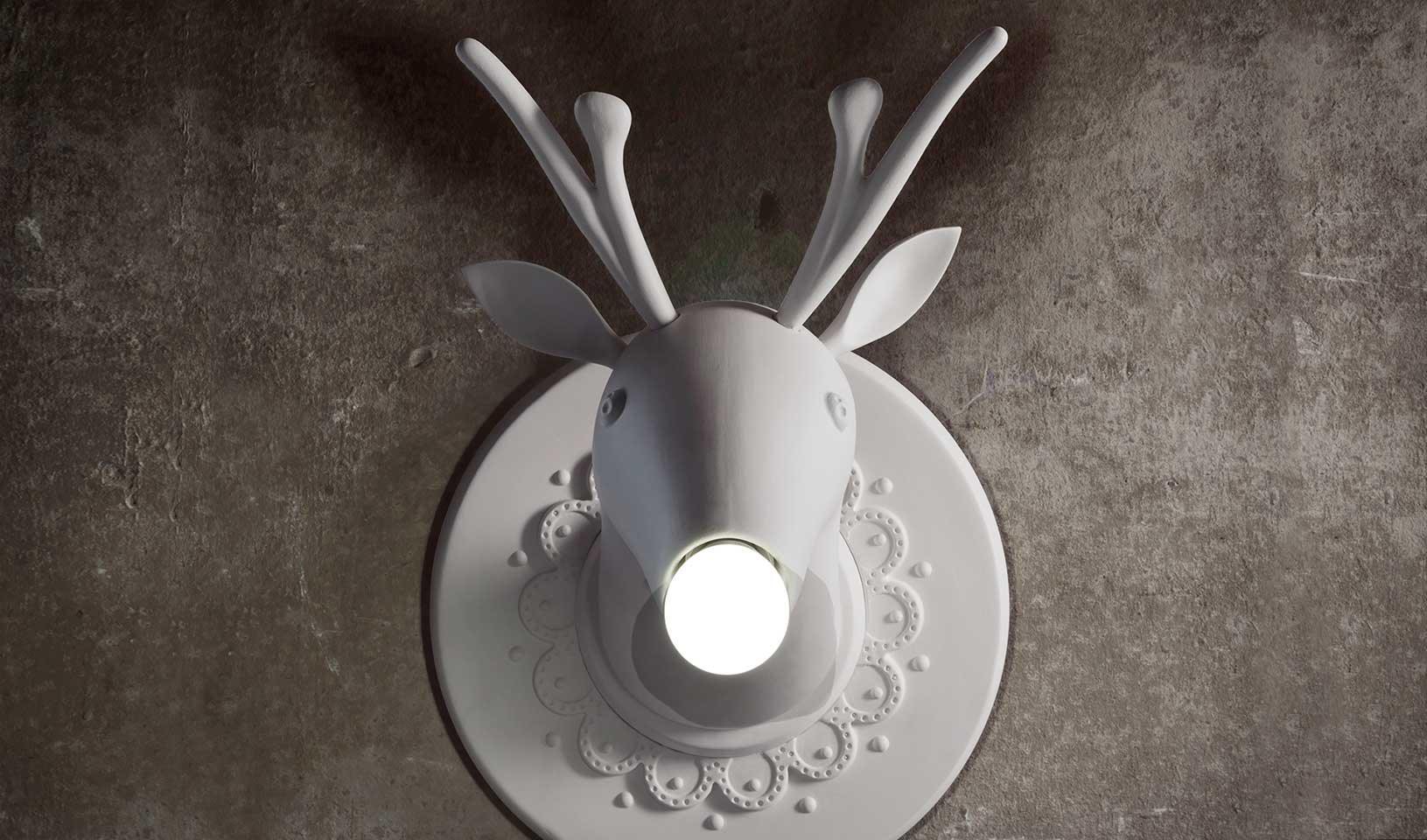 Lustra de perete cu aspect de ren Marnìn by Karman - PARIS14A.RO