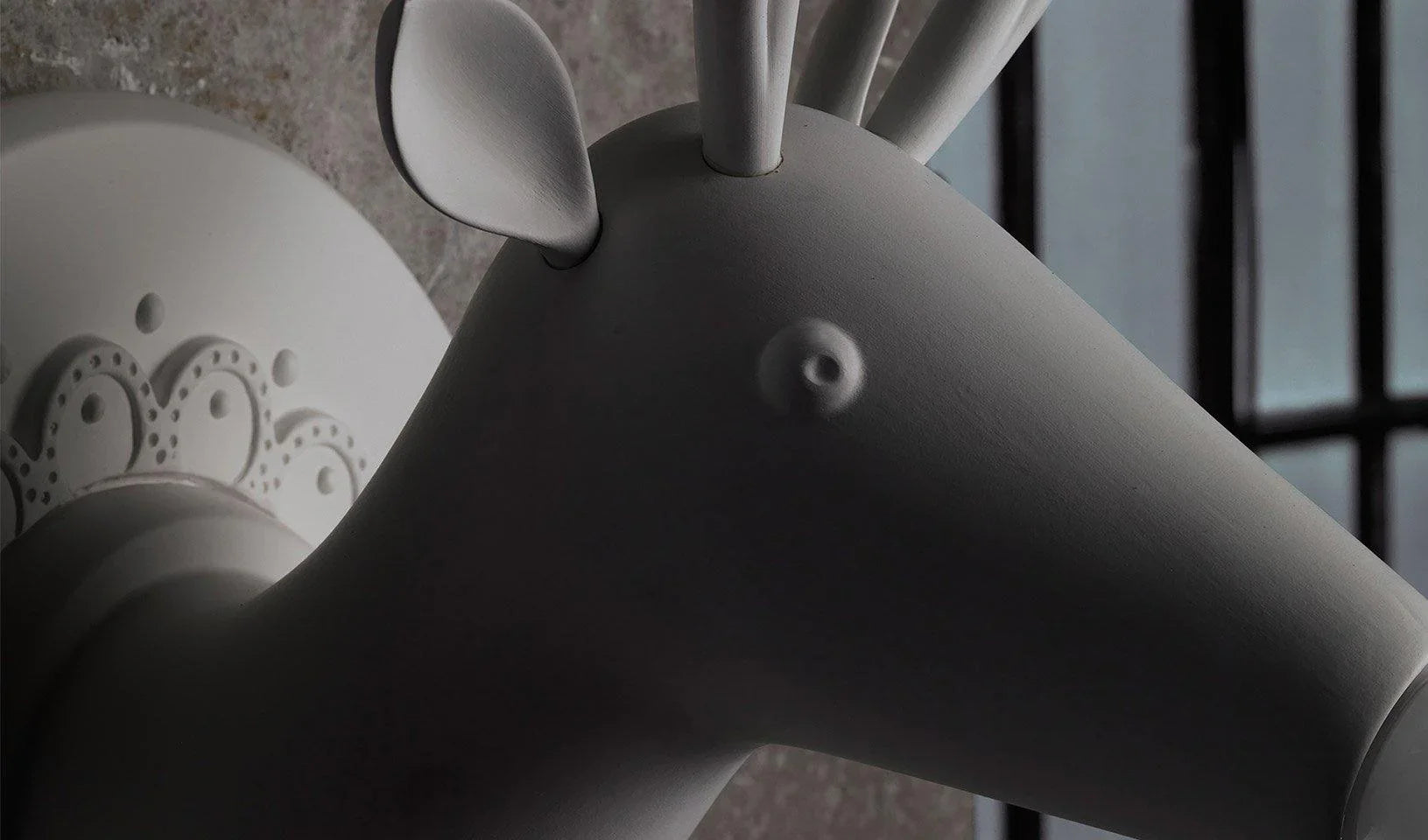 Lustra de perete cu aspect de ren Marnìn by Karman - PARIS14A.RO