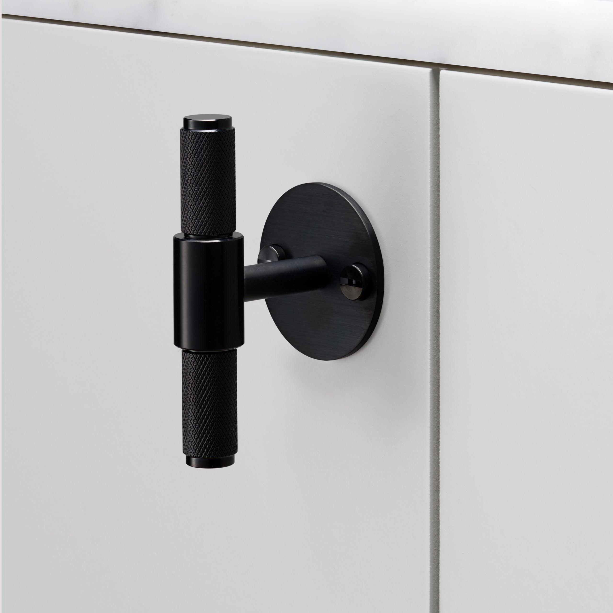 Maner pentru dulap T-BAR / Cu placa / CROSS - Buster & Punch - PARIS14A.RO