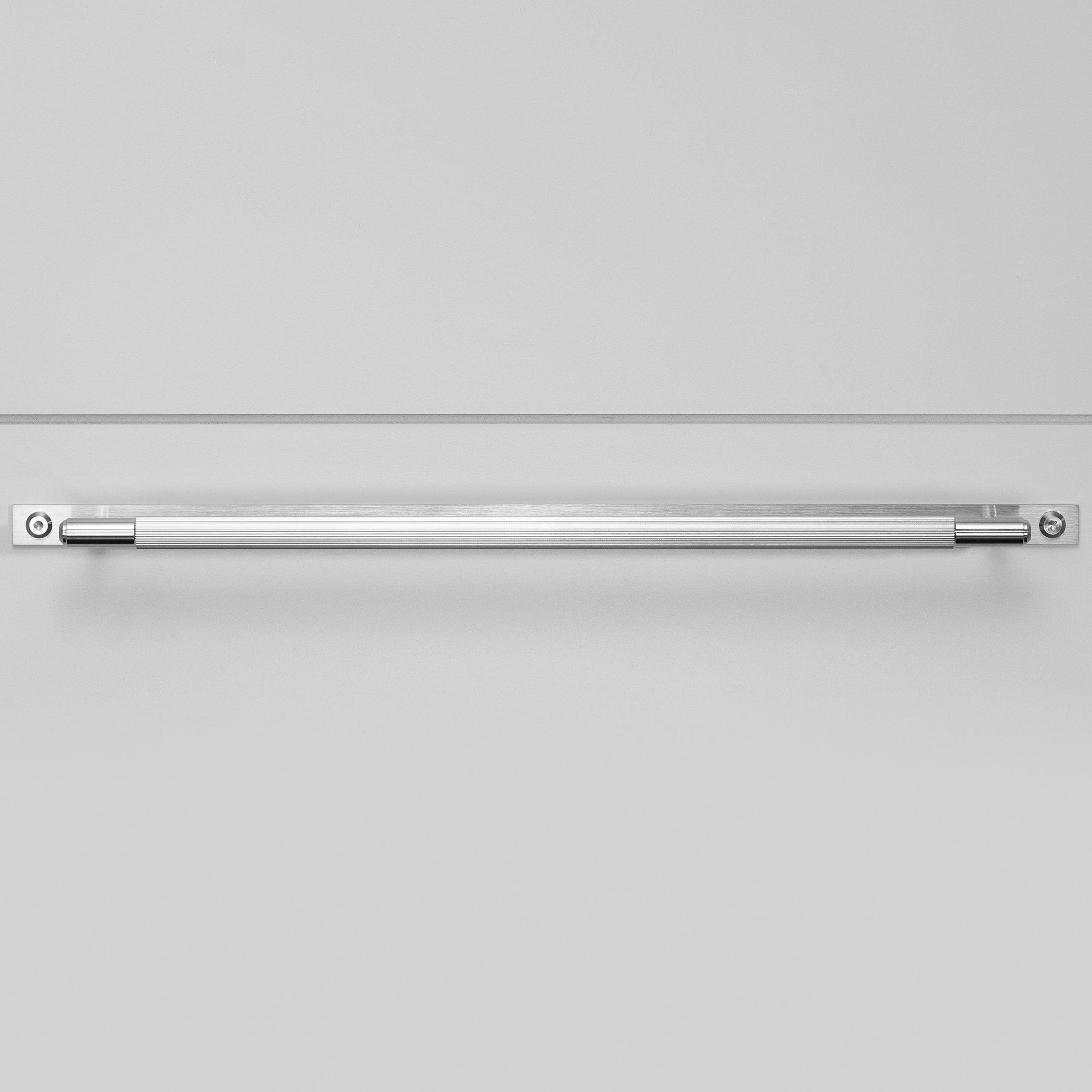 Maner tip bara PULL BAR / Cu placa / Mare / LINEAR - Buster & Punch - PARIS14A.RO