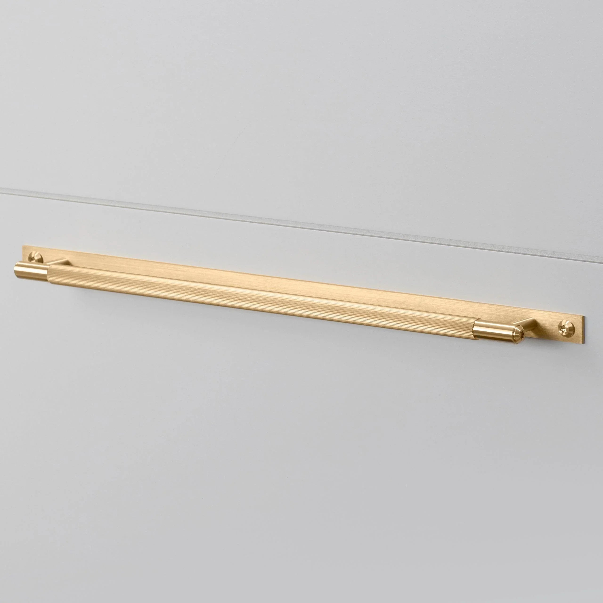 Maner tip bara PULL BAR / Cu placa / Mare / LINEAR - Buster & Punch - PARIS14A.RO