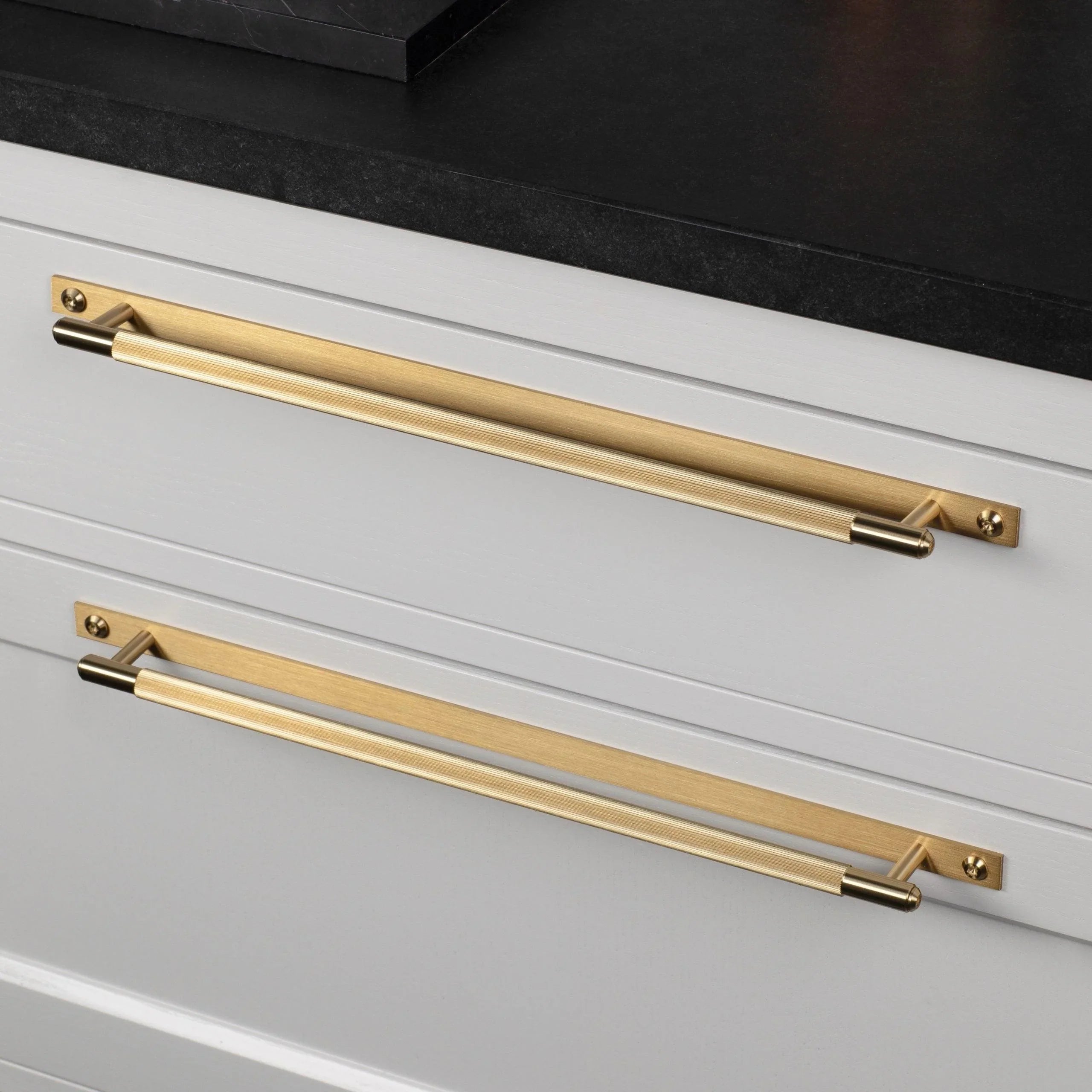 Maner tip bara PULL BAR / Cu placa / Mare / LINEAR - Buster & Punch - PARIS14A.RO