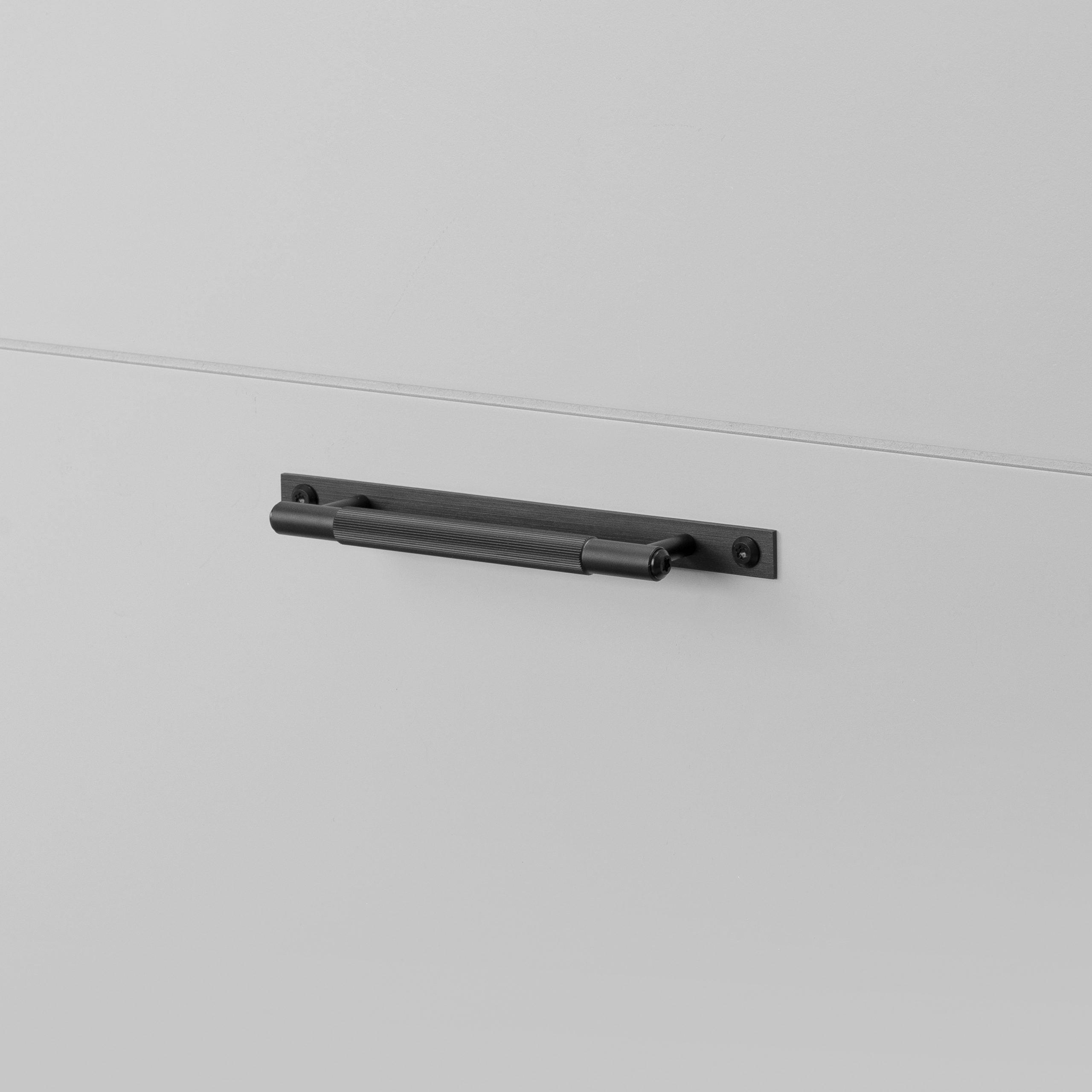 Maner tip bara PULL BAR / Cu placa / Mic / LINEAR - Buster & Punch - PARIS14A.RO