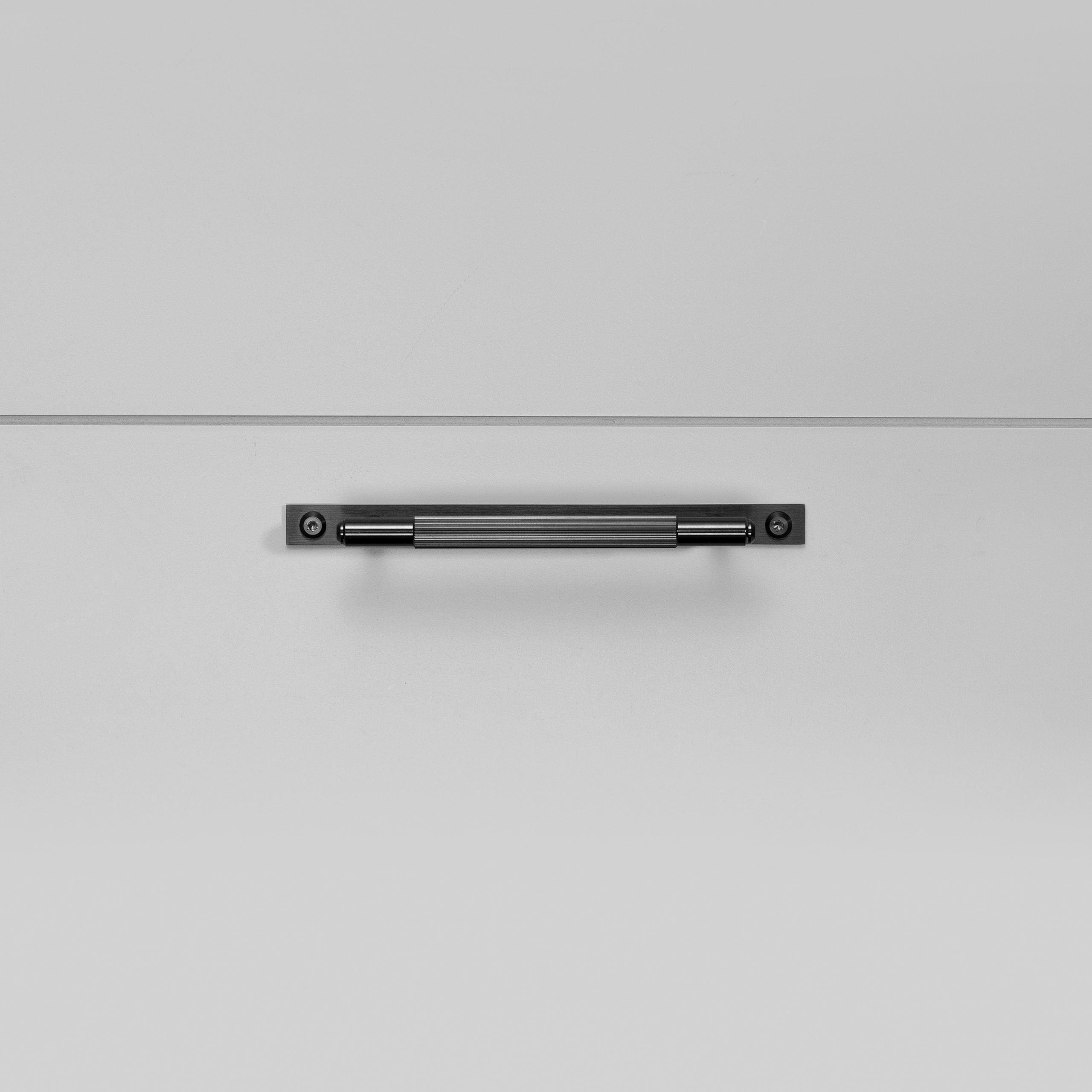 Maner tip bara PULL BAR / Cu placa / Mic / LINEAR - Buster & Punch - PARIS14A.RO