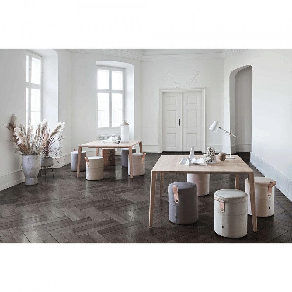 Masa dining maro din lemn de stejar 130x130 cm Graceful Bolia - PARIS14A.RO