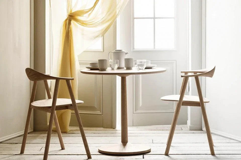 Masa dining maro din lemn de stejar 70x70 cm Turned Bolia - PARIS14A.RO