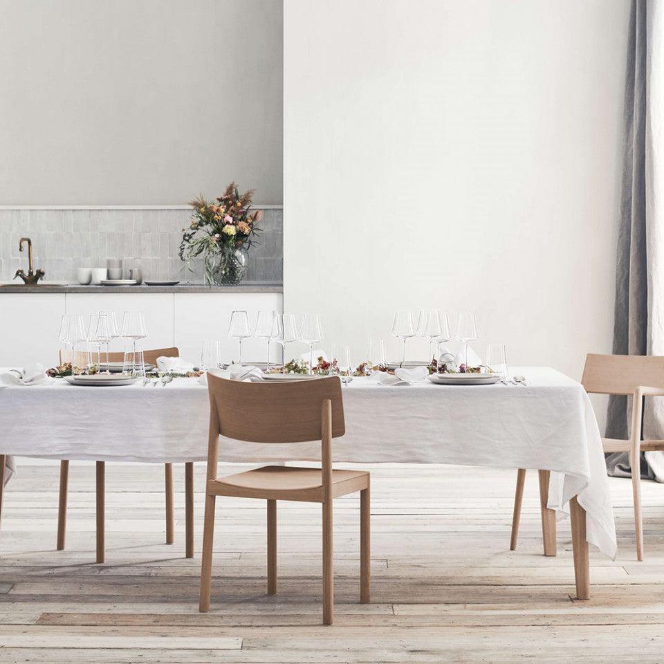 Masa dining maro din lemn de stejar 95x220 cm Graceful Bolia - PARIS14A.RO