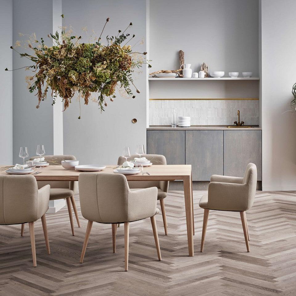 Masa dining maro din lemn de stejar 95x220 cm Graceful Bolia - PARIS14A.RO