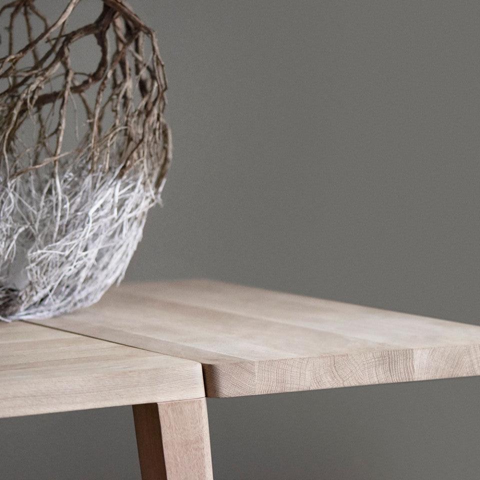 Masa dining maro din lemn de stejar 95x220 cm Graceful Bolia - PARIS14A.RO