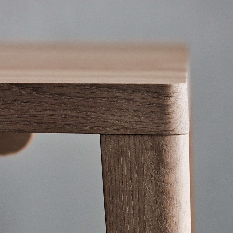 Masa dining maro din lemn de stejar 95x220 cm Graceful Bolia - PARIS14A.RO