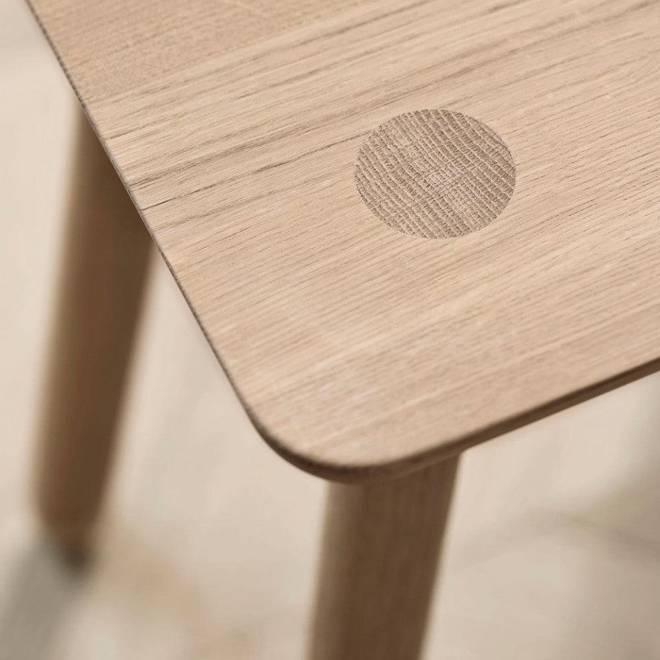 Masa laterala crem din lemn de stejar 42 cm Forest Bolia - PARIS14A.RO