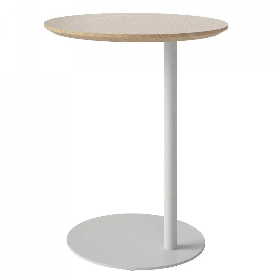 Masa laterala gri din lemn de stejar si otel 45 cm Pillar Bolia - PARIS14A.RO