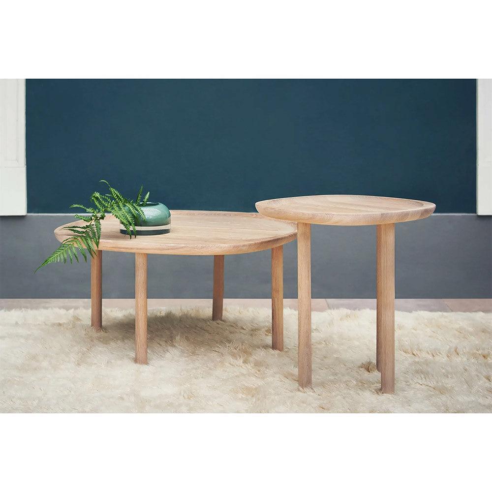 Masa laterala maro din lemn de stejar 44 cm Trace Bolia - PARIS14A.RO