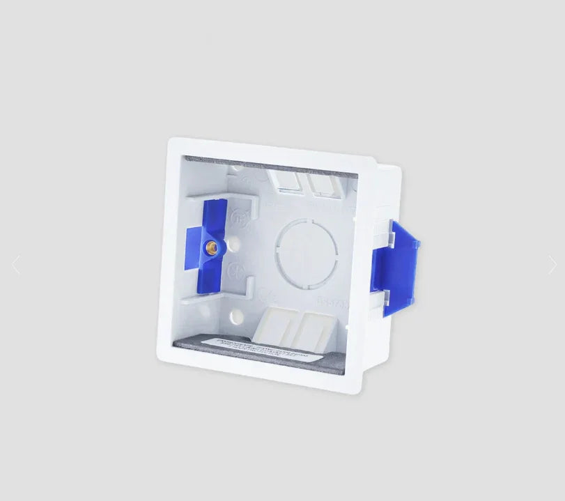 Doza patrata model UK - Buster & Punch