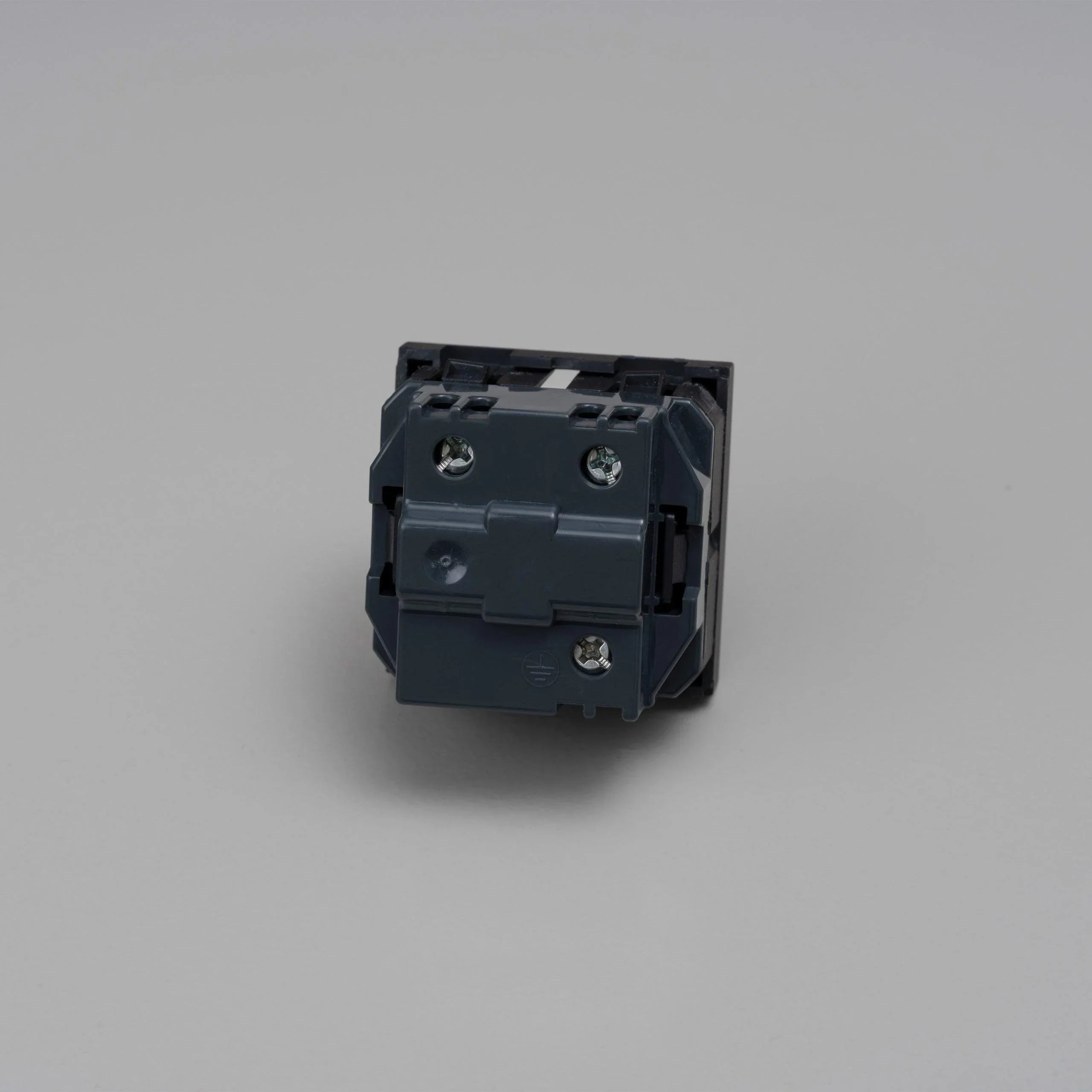 Modul cu priza ITALIAN / Tip F + L / 45MM - Buster & Punch - PARIS14A.RO