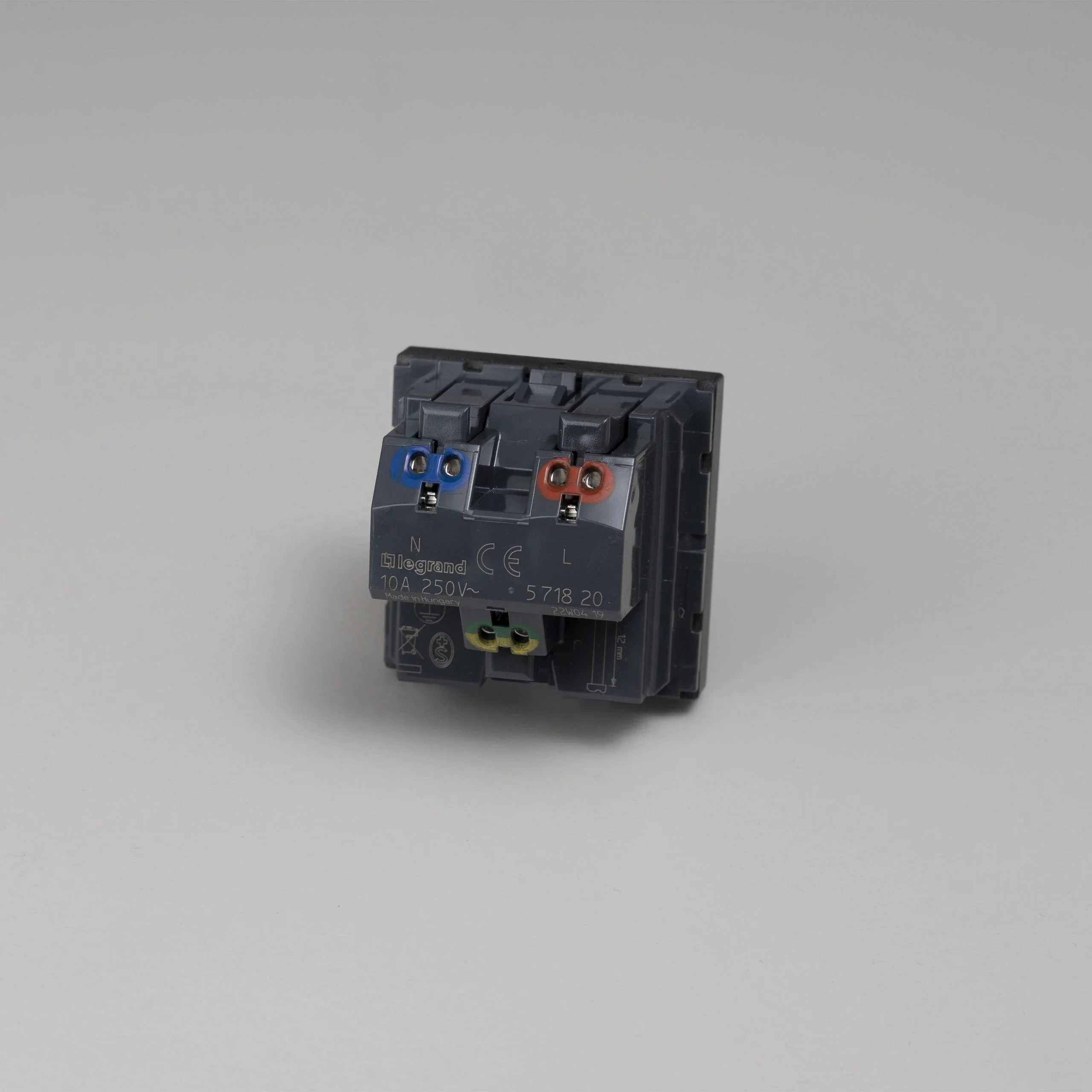 Modul cu priza SWISS / Tip J / 45MM - Buster & Punch - PARIS14A.RO