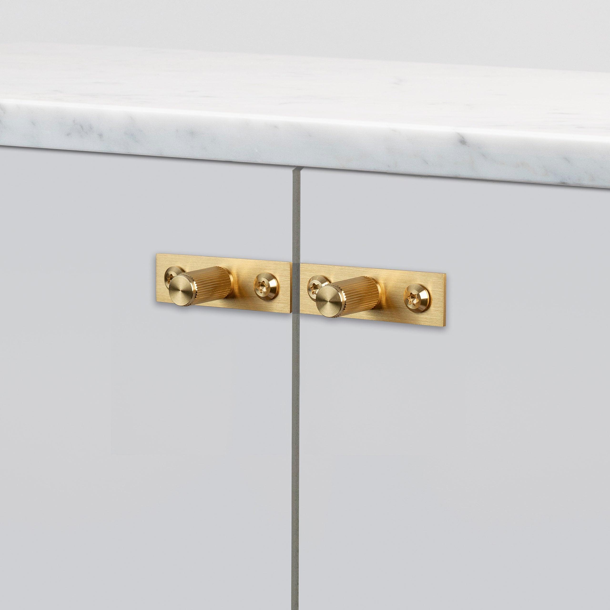 Set de manere tip buton pentru dulap / Cu placa / LINEAR - Buster & Punch - PARIS14A.RO