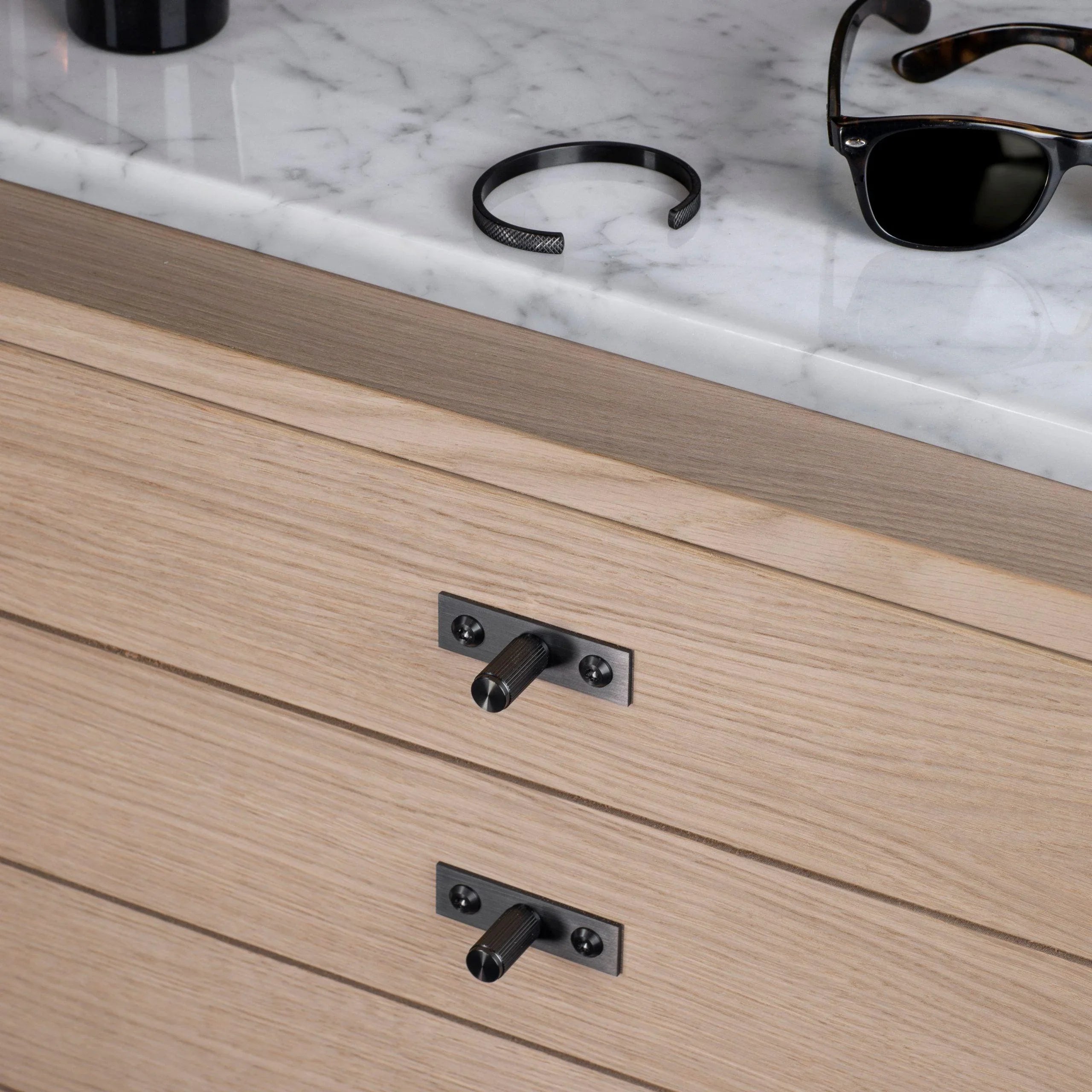 Set de manere tip buton pentru dulap / Cu placa / LINEAR - Buster & Punch - PARIS14A.RO