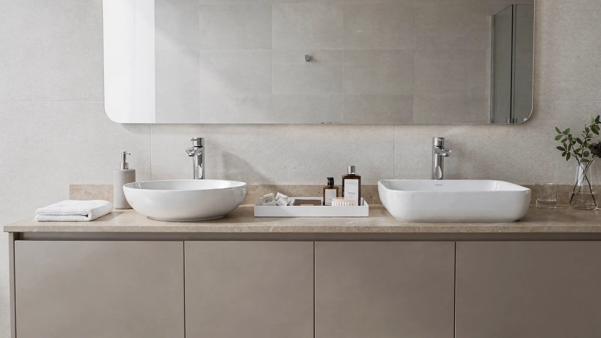 Lavoar pe blat: ce formă se potrivește băii tale