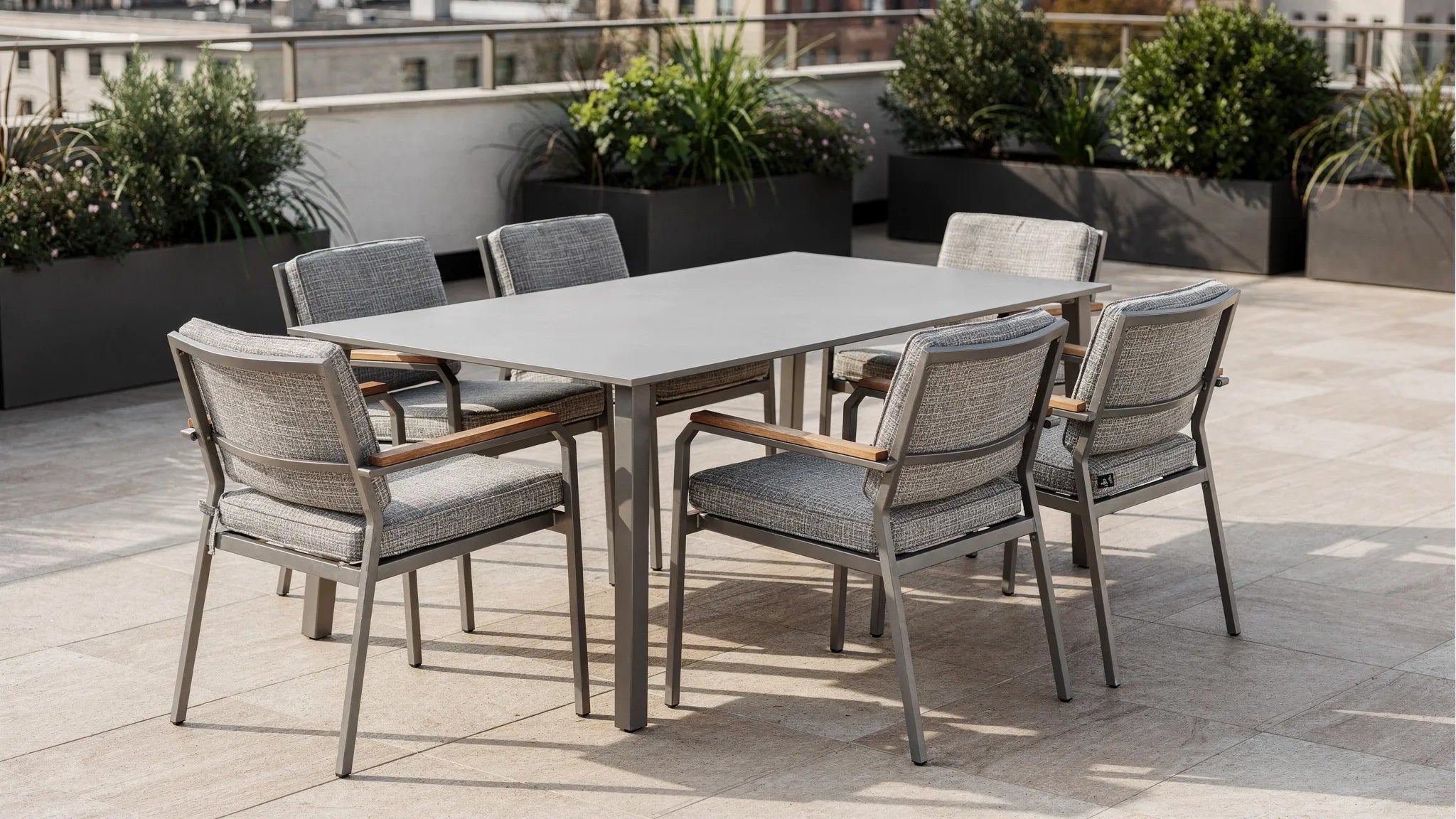 Mobilier terasă: materiale care nu se degradează