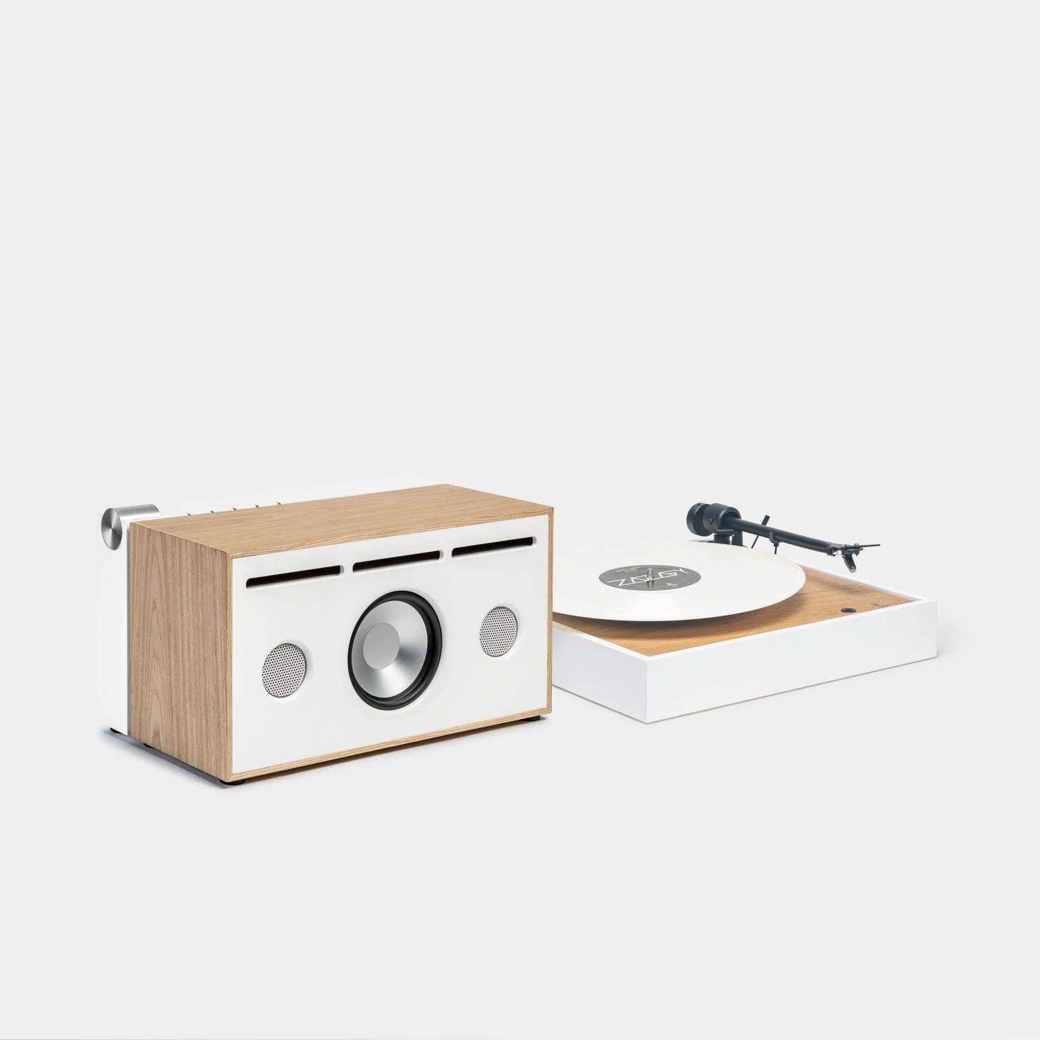 1 Boxa Wireless PR/01 + 1 SQUARE Platinum + 1 vinil gratuit / Stejar - La Boite Concept - PARIS14A.RO