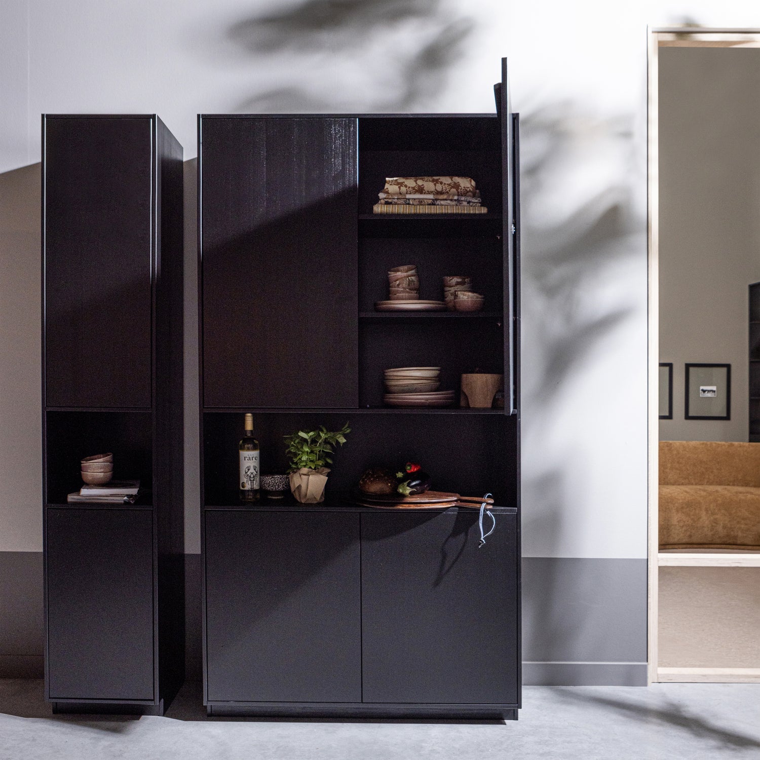 WOOOD dulap perete FINCA | Pin | Negru | 210x40x40 cm