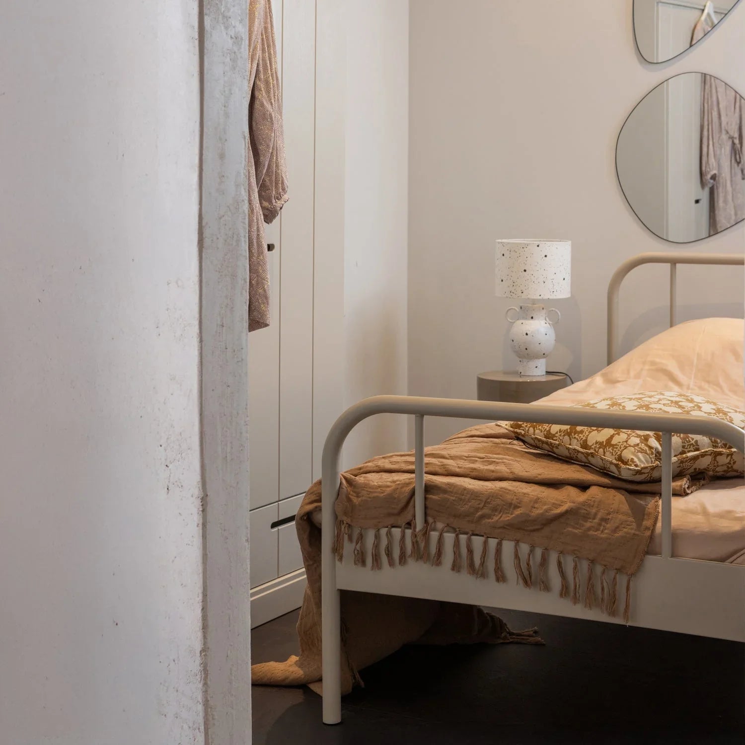 MATA SINGLE BED METAL SAND 90x200CM