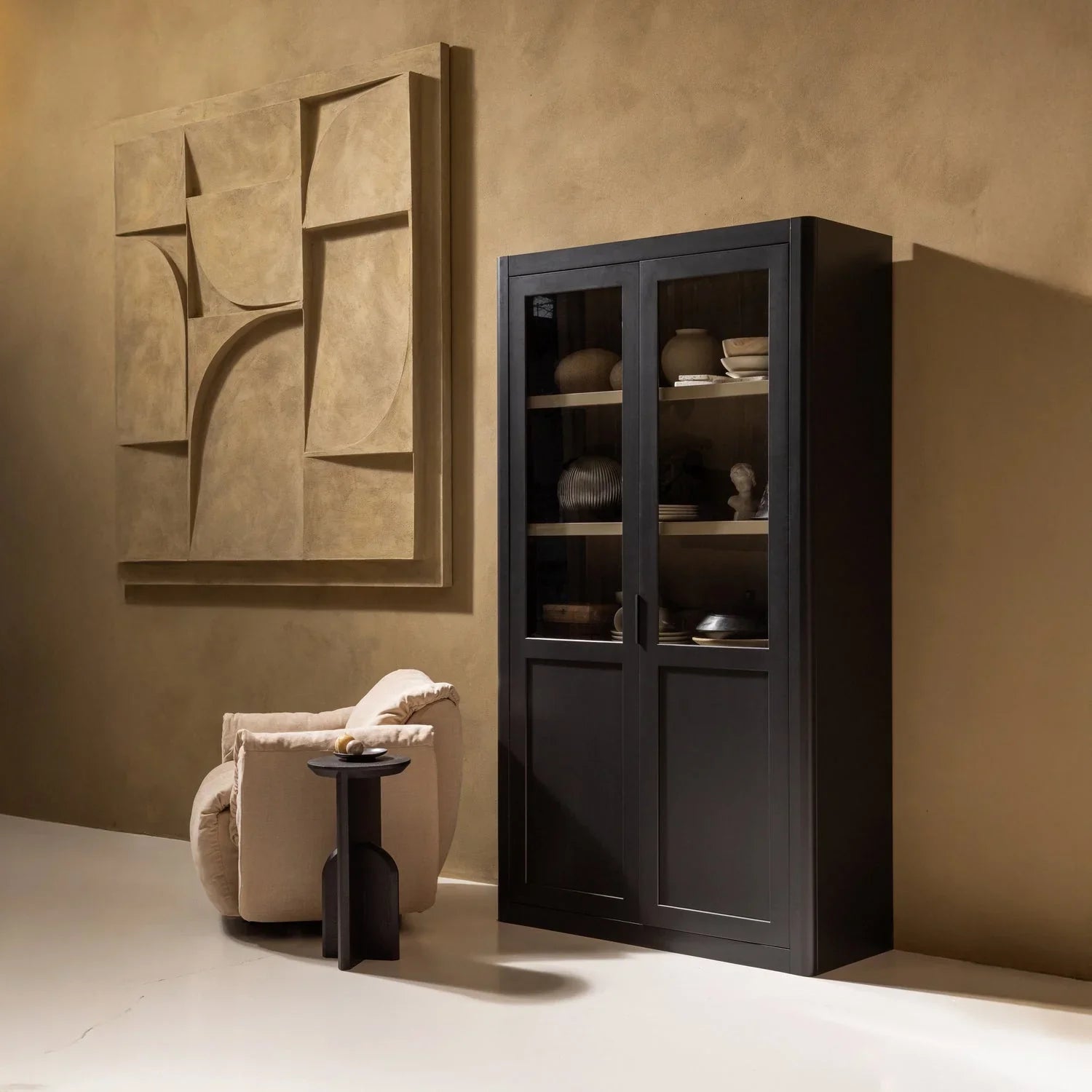 GUNNAR SHOWCABINET PINE MATT BLACK [fsc]