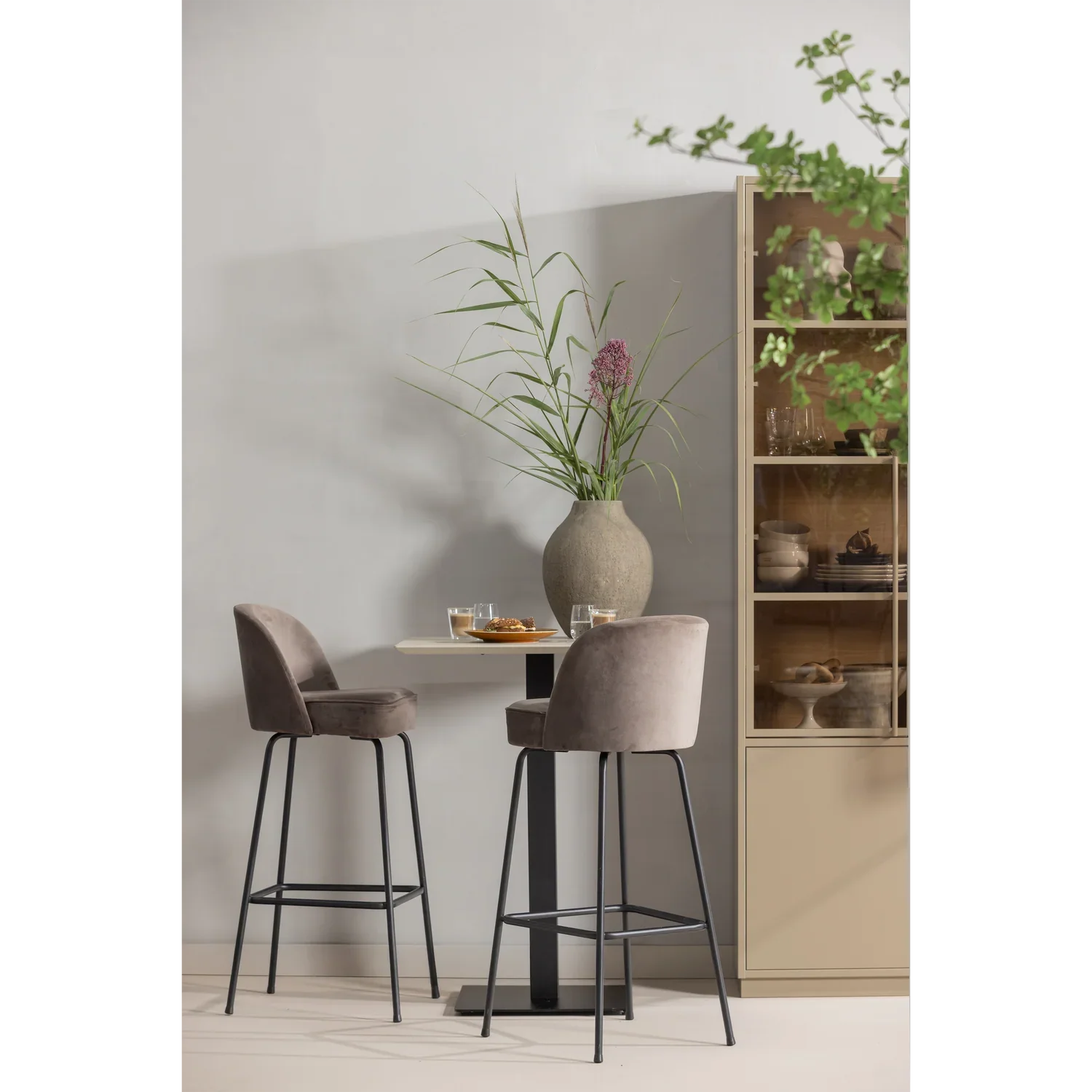 CASA SHOWCABINET PINE MUD [fsc]