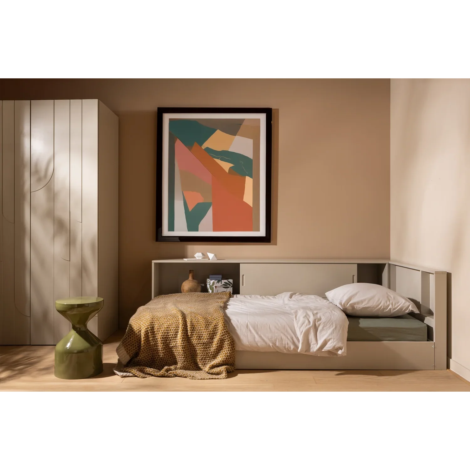 CARTER CORNER BED PINE DUST [fsc]