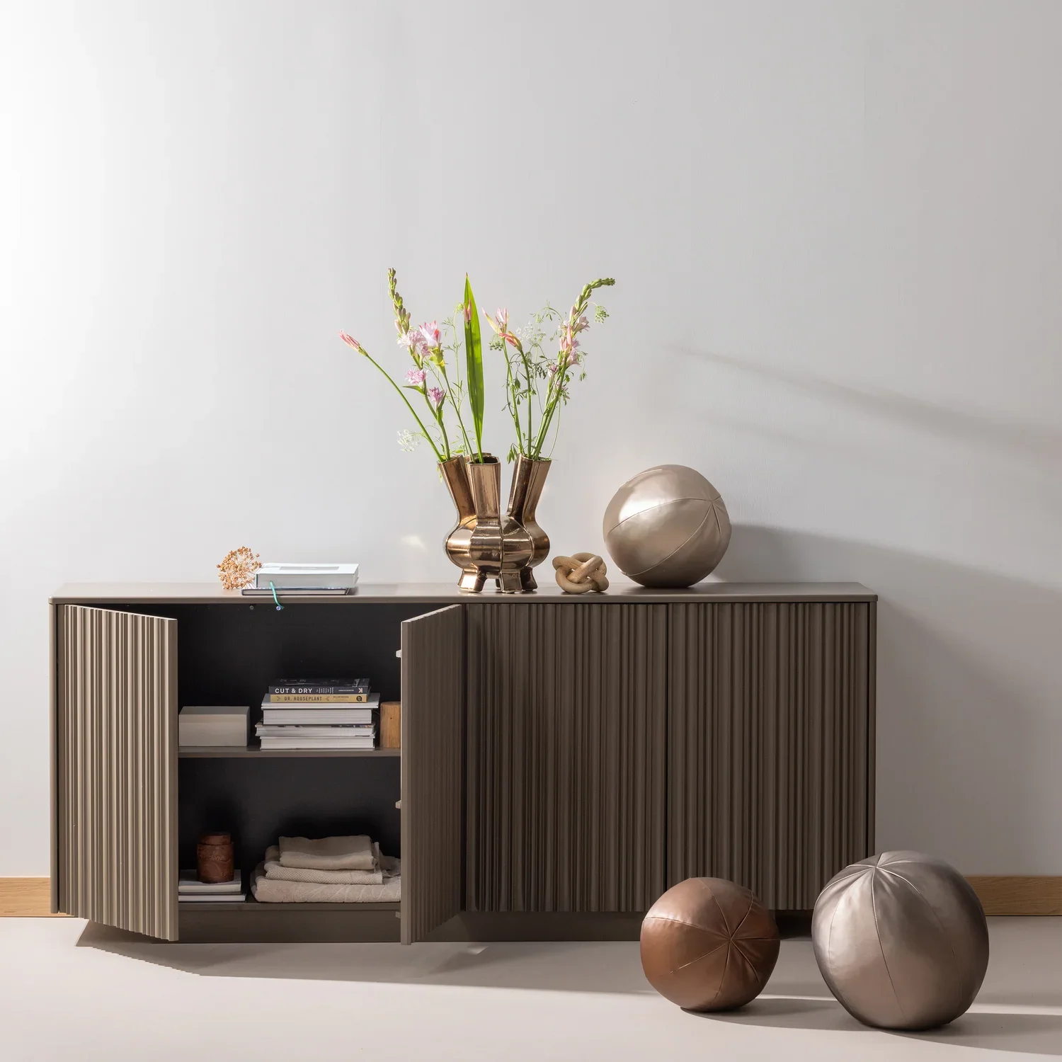 RODEO BALL CUSHION LARGE METALLIC COPPER BROWN