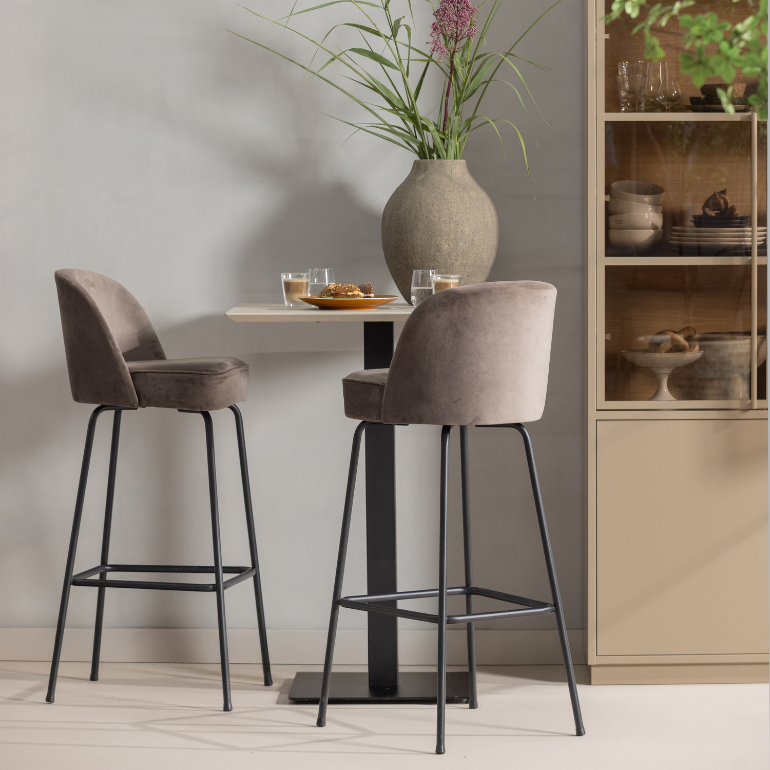 BISTRO SQUARE BAR TABLE TUBE LEG METAL LEG BLACK 105x50x50CM