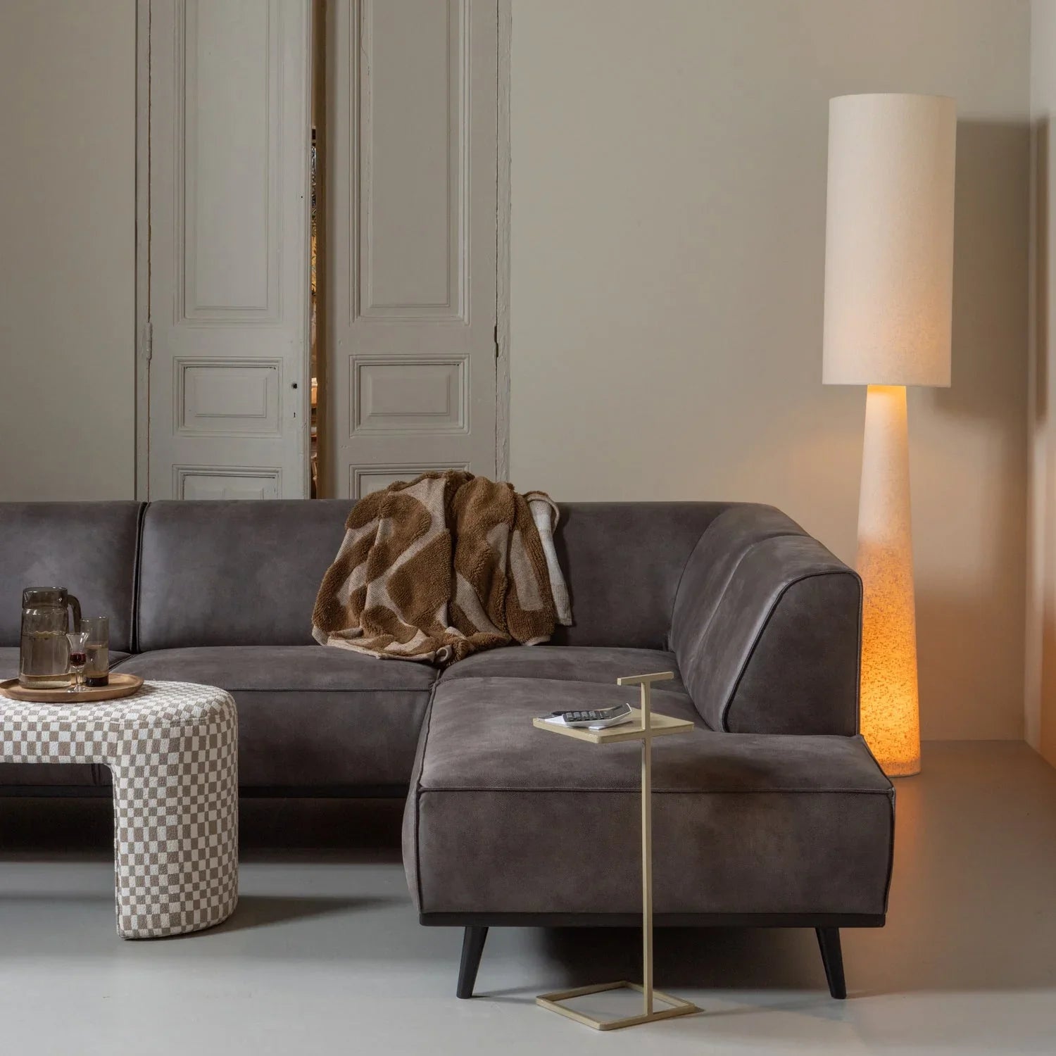 TOSTE SIDE TABLE METAL DARK SAND