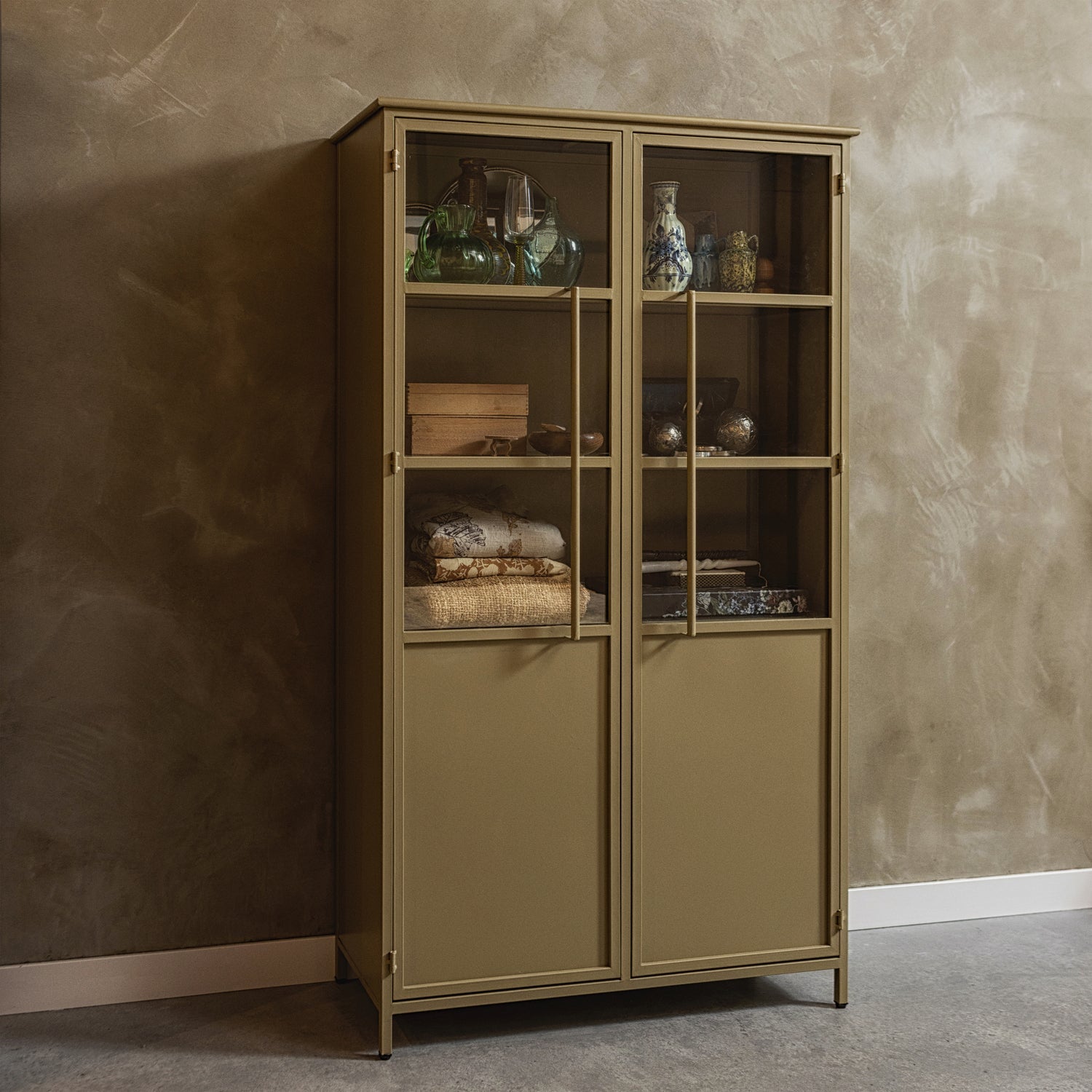 WOOOD vitrina EXHIBIT DISPLAY CASE METAL | Fier | Kaki | 173x99x45 cm