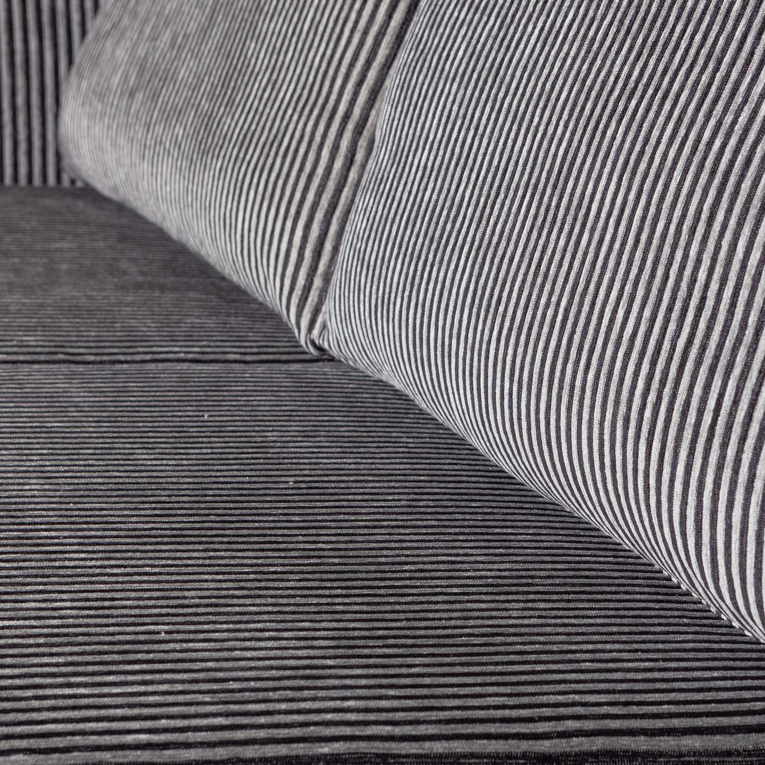 RODEO 2,5 SEATER SOFA STRIPE BLACK/GREY