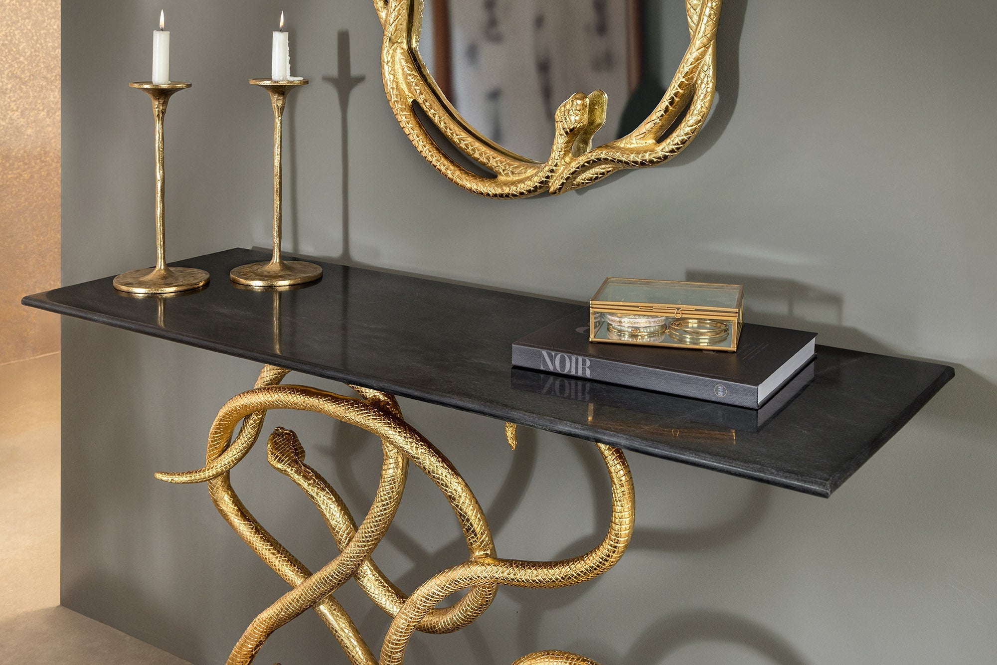 Invicta Consolă WILDLIFE SNAKE - 115cm | Marmură, Negru | 115x79x41 cm