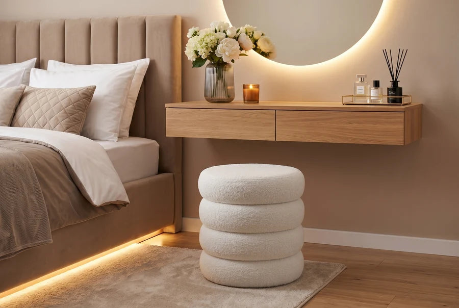 Taburet Rotund Invicta Interior VOGUE 40 cm cu Spațiu de Depozitare, Tapiserie Bouclé Albă