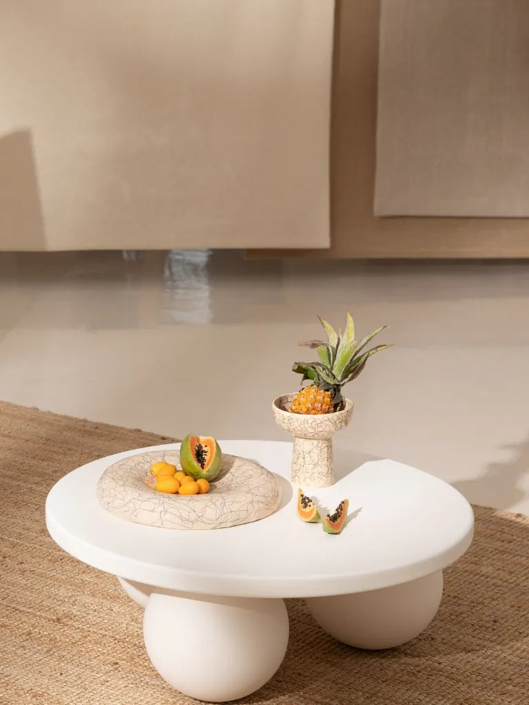 1988 CULTIVATING SPACES | Masă de cafea The Sphere | Lemn Alb | Disponibil în Alb, Antracit, Bej | Design Premiat Ø 80 x 30 cm