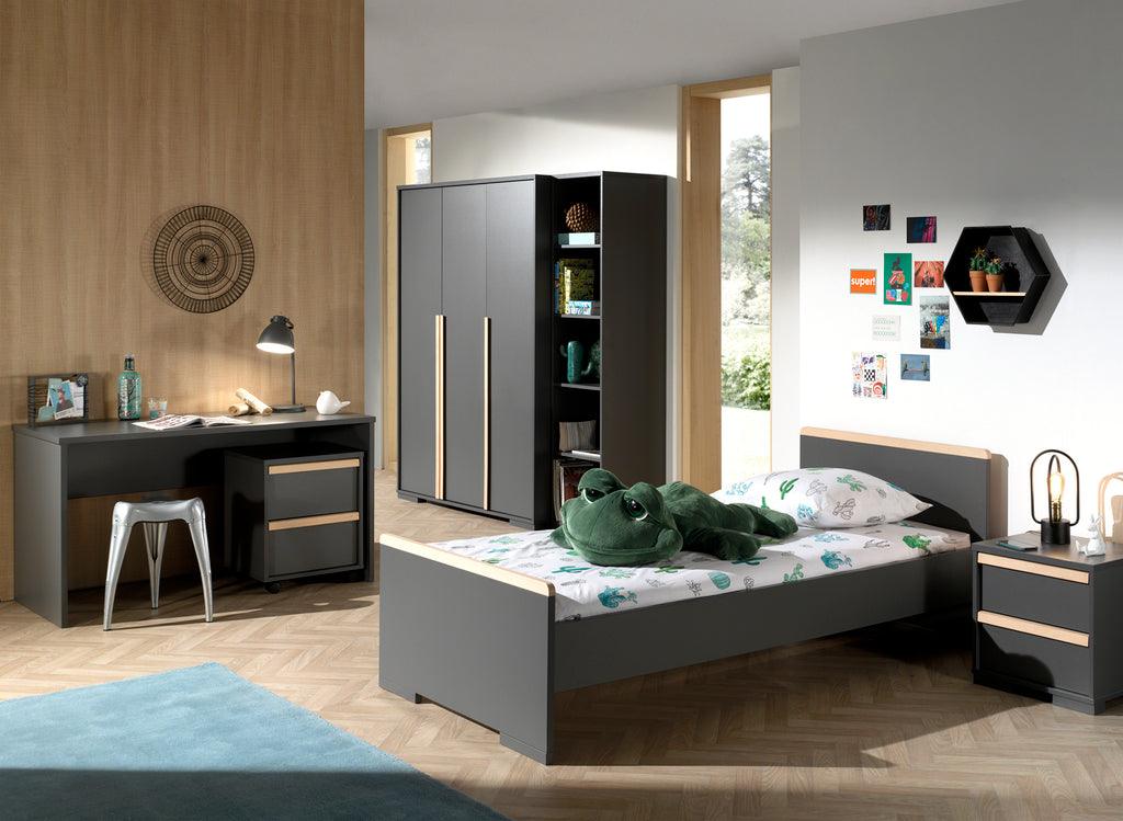 Deze LONDON combinatie in antraciet bestaat uit een bed (90x200) met nachtkastje, 3-deurs kleerkast, bureau met rolcontainer en boekenkast. - PARIS14A.RO